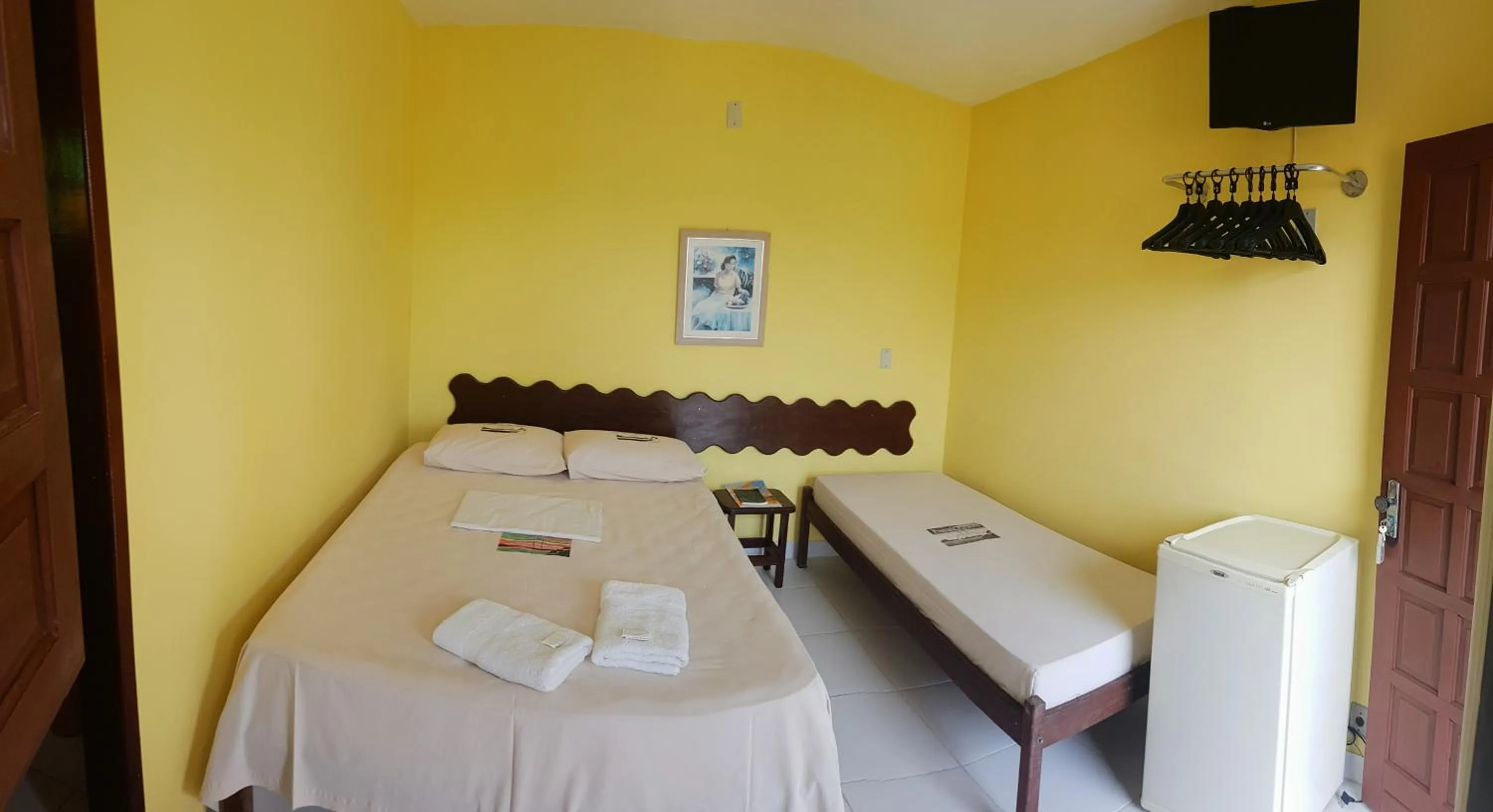 Photo of the whole room, Bed in Pousada Paradise
