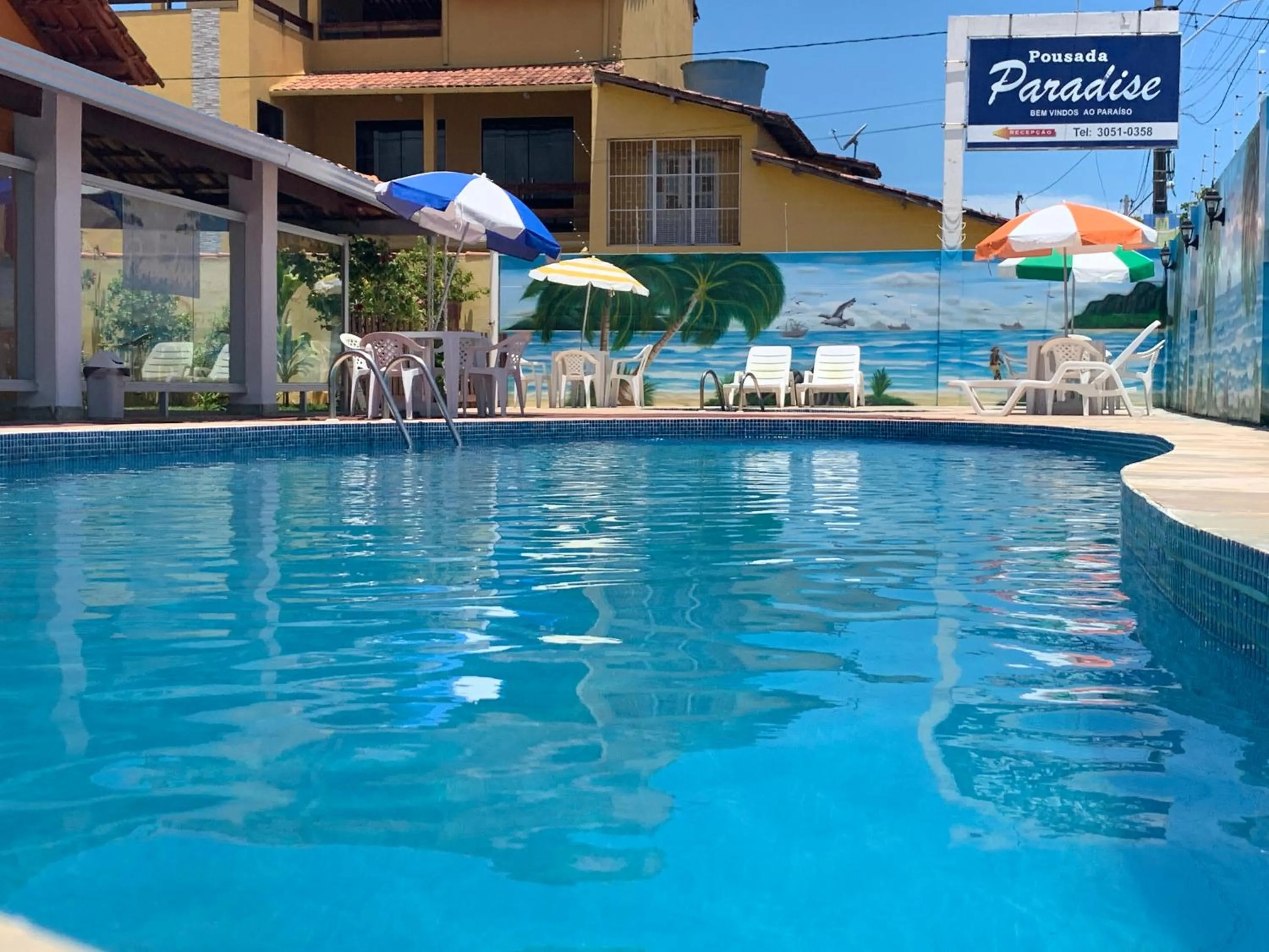 Swimming pool in Pousada Paradise