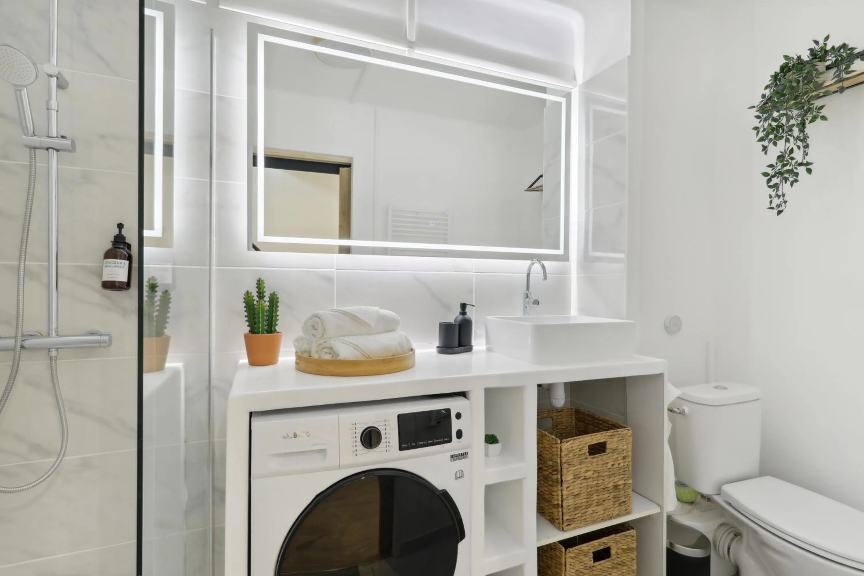 Shower in Le Beausoleil Duplex (Clim - Wifi - Netflix)