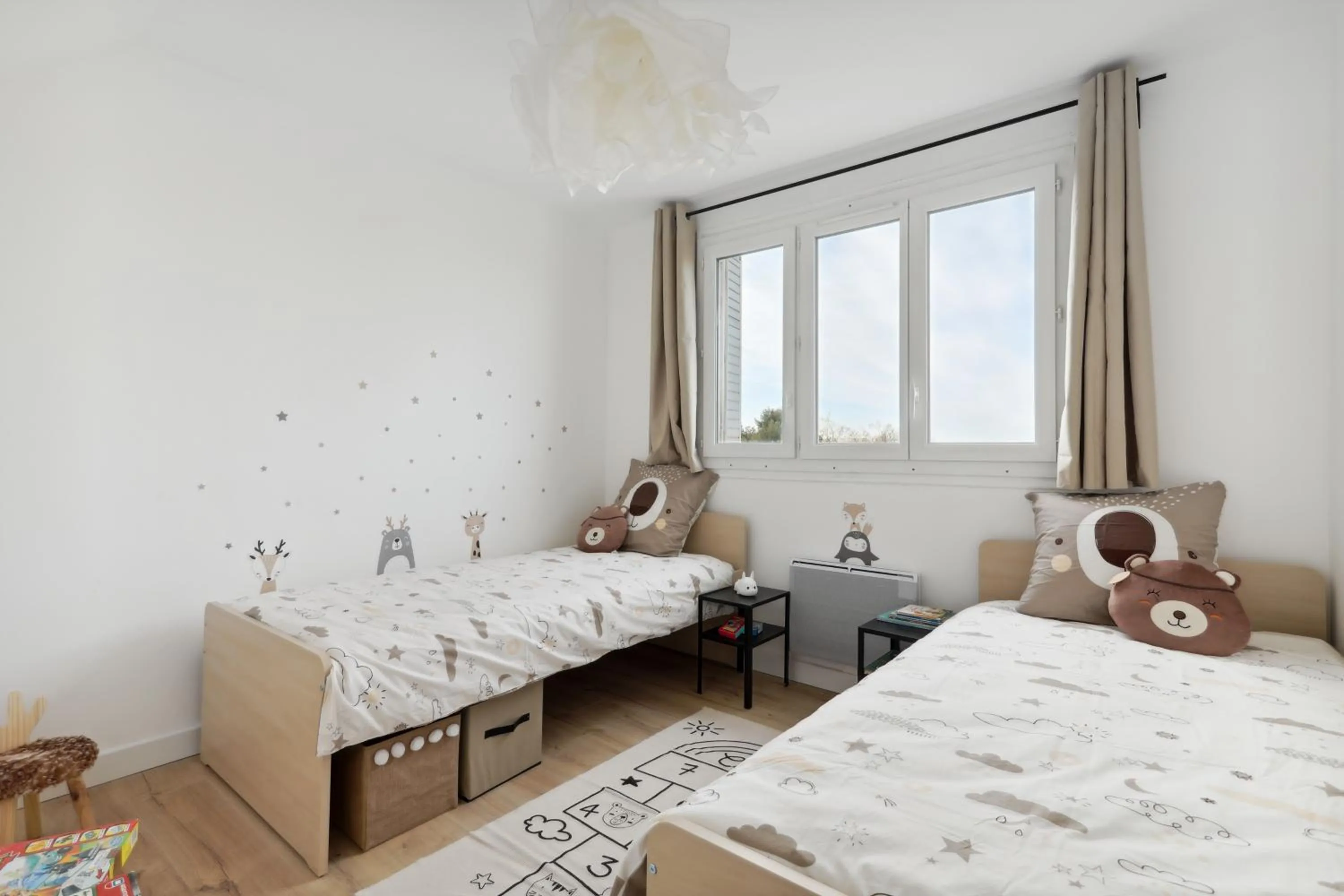 Bed in Le Beausoleil Duplex (Clim - Wifi - Netflix)