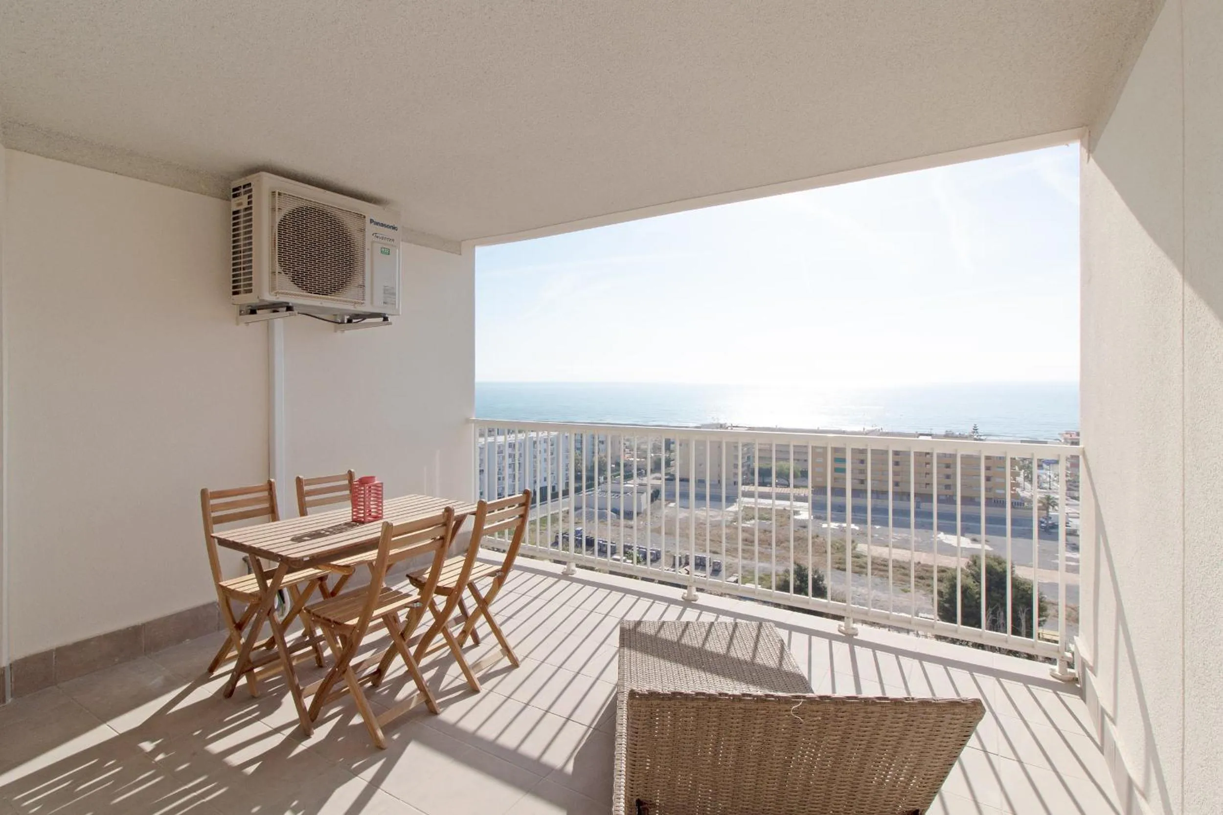 Global Vacacional, Apartamento de 2 habitaciones con terraza y vistas al mar