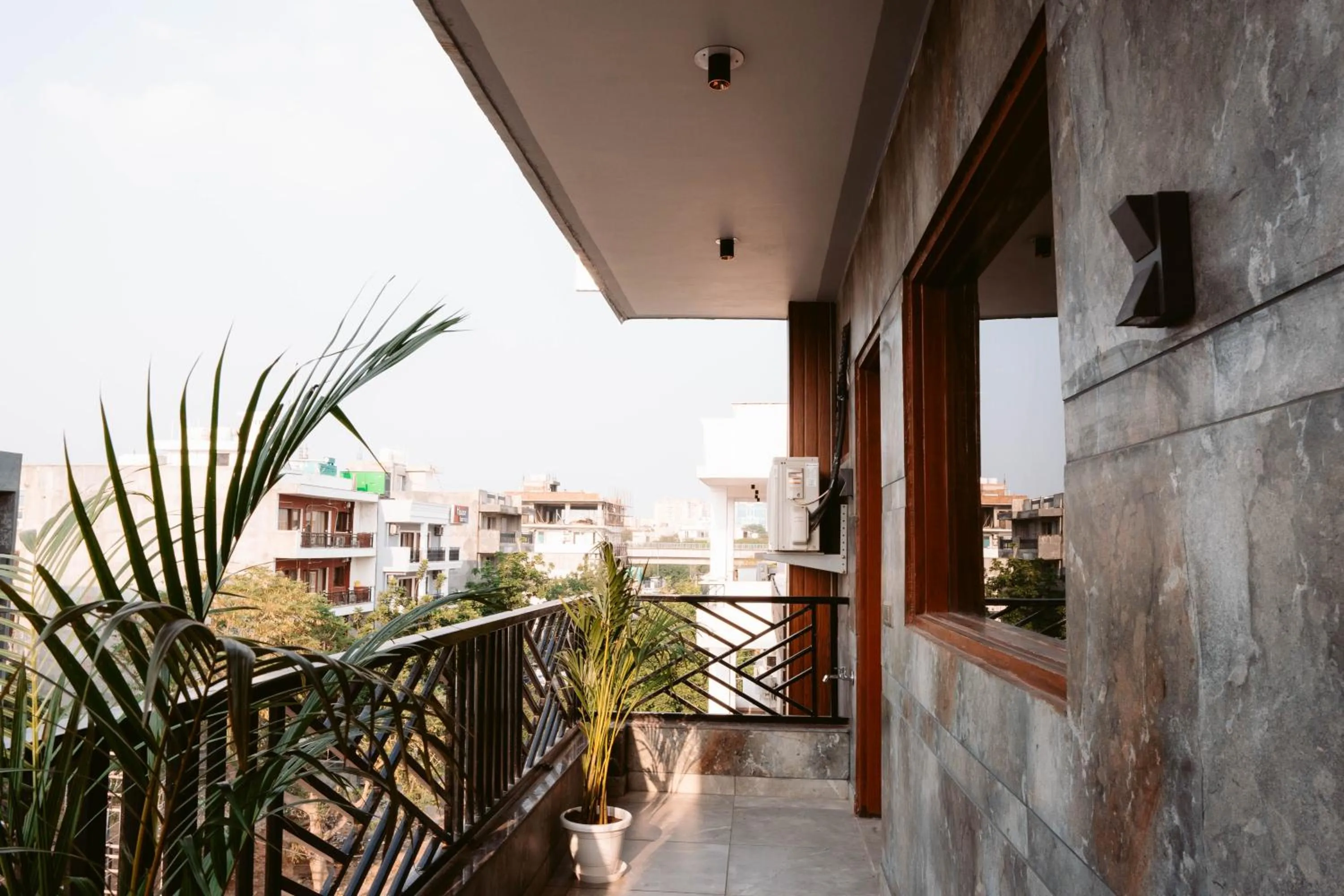 Balcony/Terrace in FlxHo Duo - Serviced Apartment & Rooms - Golf Course Road
