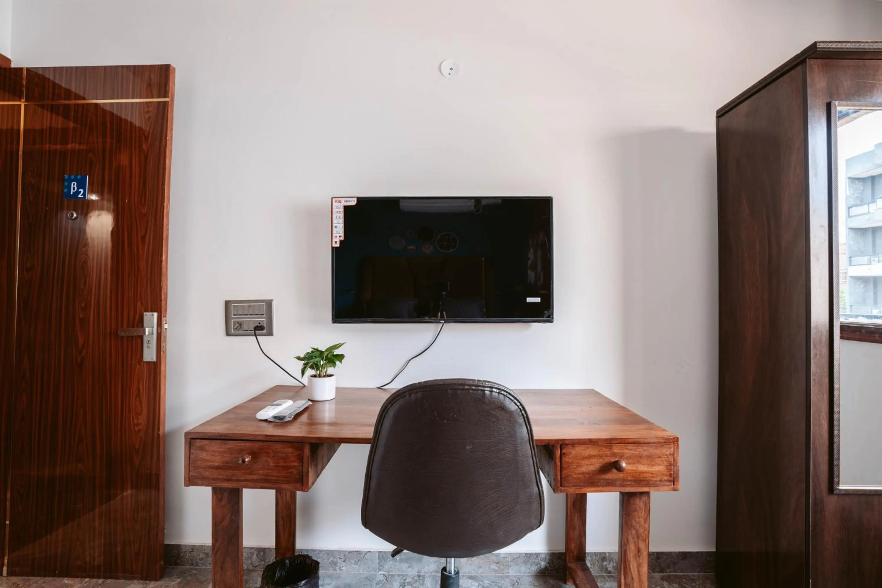 Seating area in FlxHo Duo - Serviced Apartment & Rooms - Golf Course Road