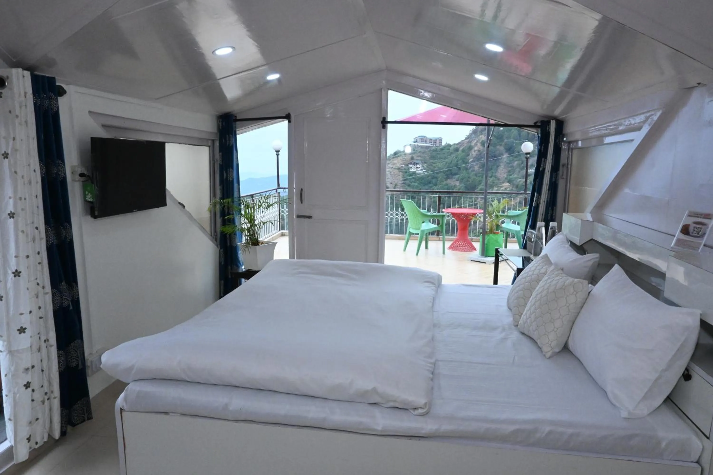 View (from property/room), Bed in Om Niwas Homestay