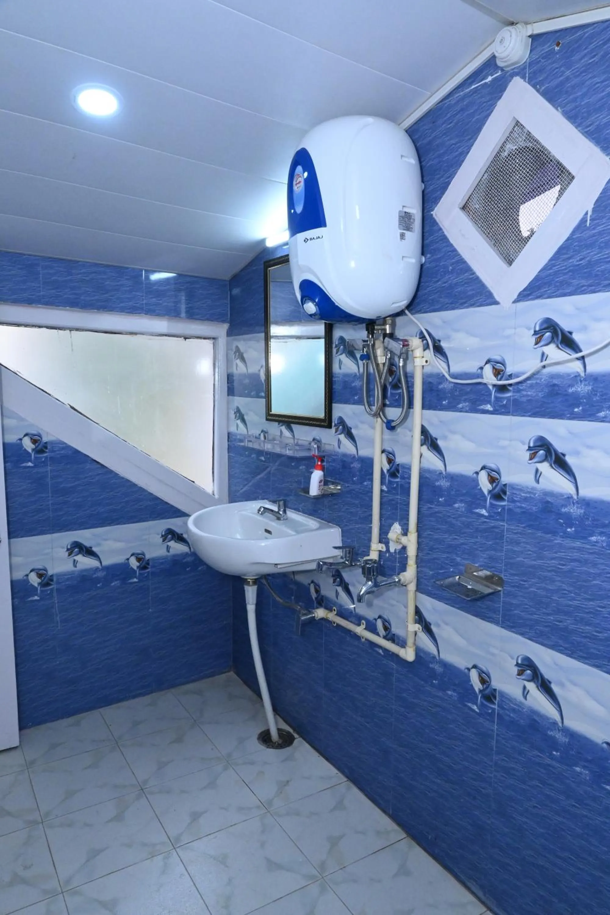 Bathroom in Om Niwas Homestay