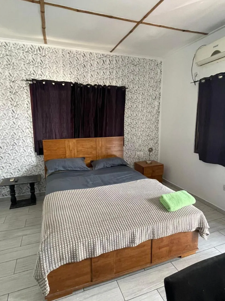 Restaurant/places to eat, Bed in Omanye Lodge