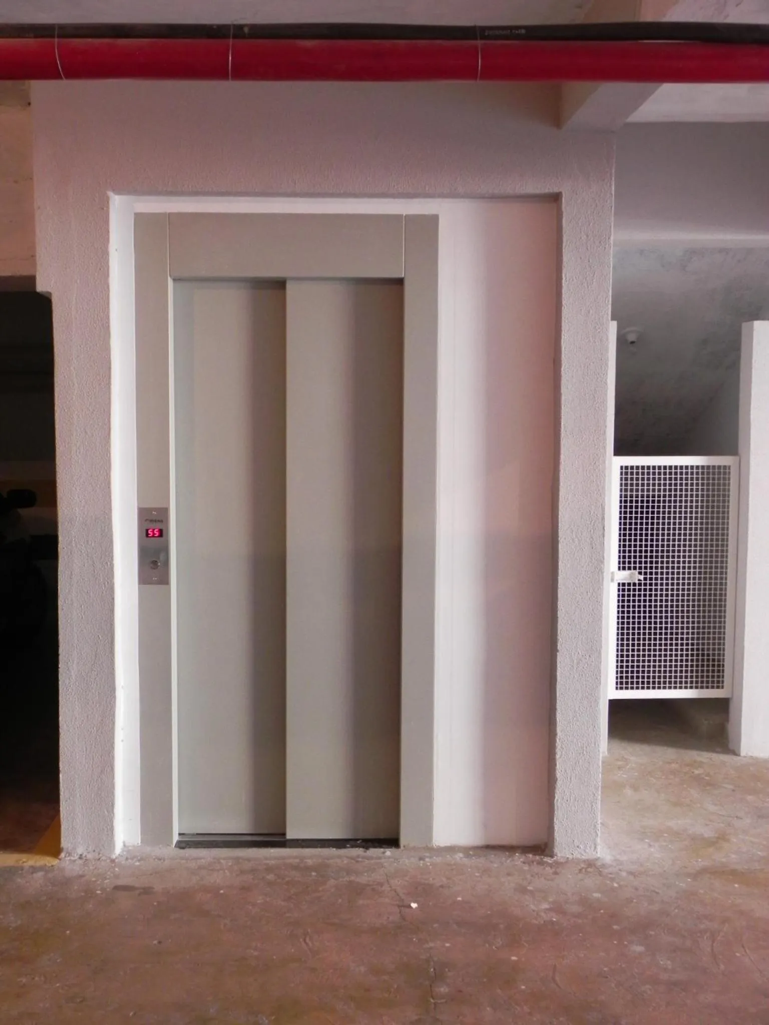 elevator in Cerrado Hotel LTDA