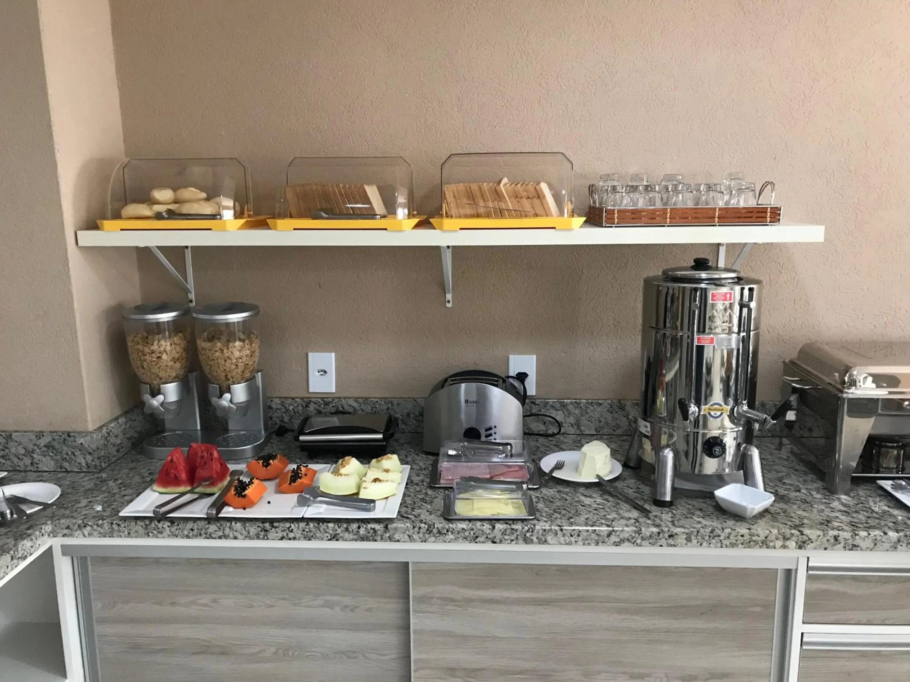 Continental breakfast in Cerrado Hotel LTDA