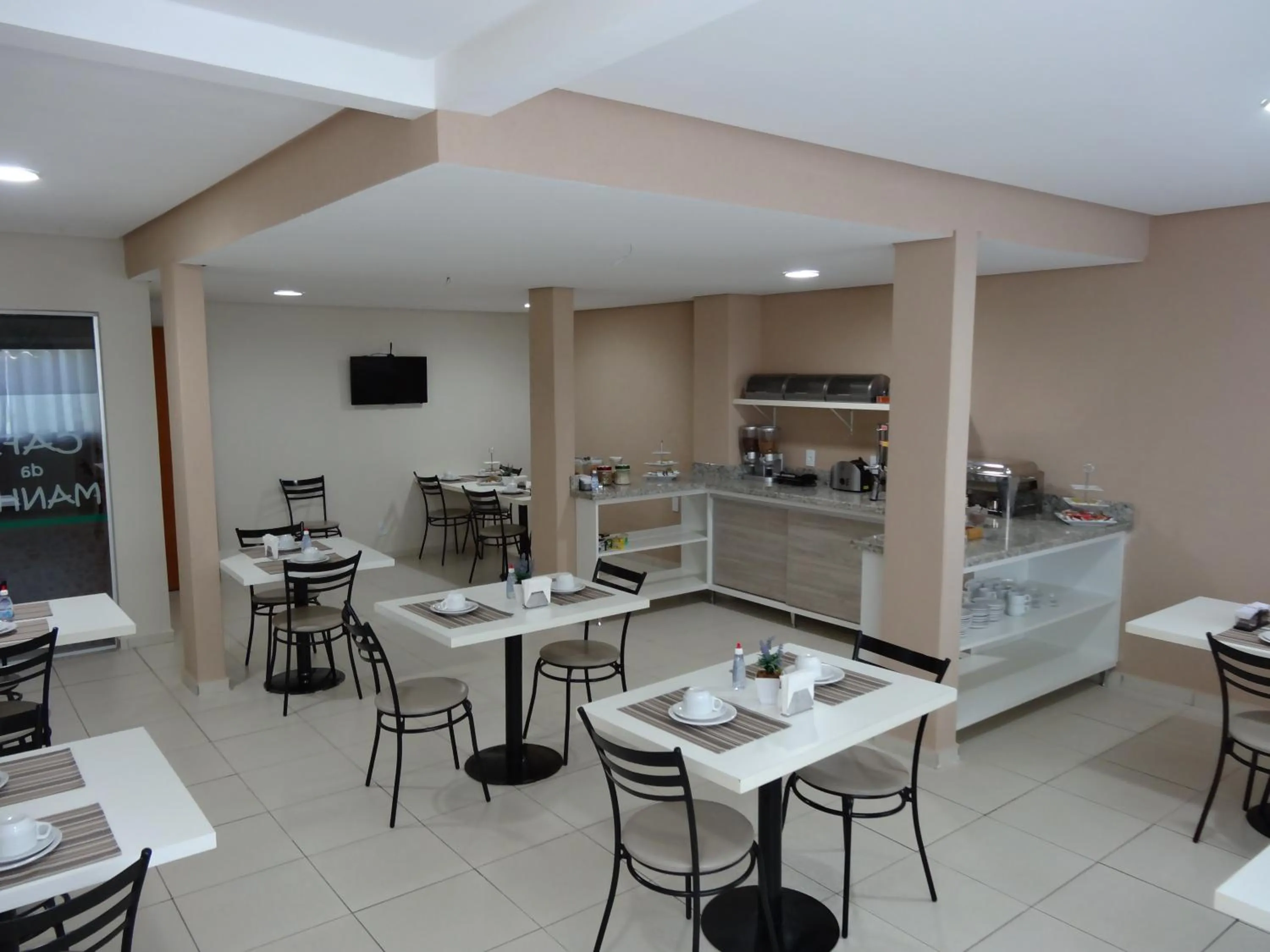 Dining area in Cerrado Hotel LTDA