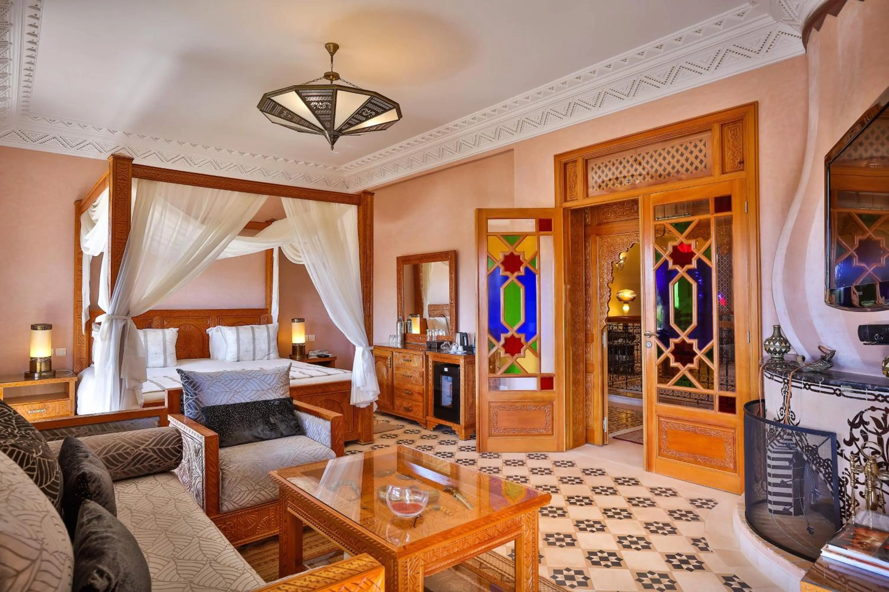 Photo of the whole room in Palais Amador