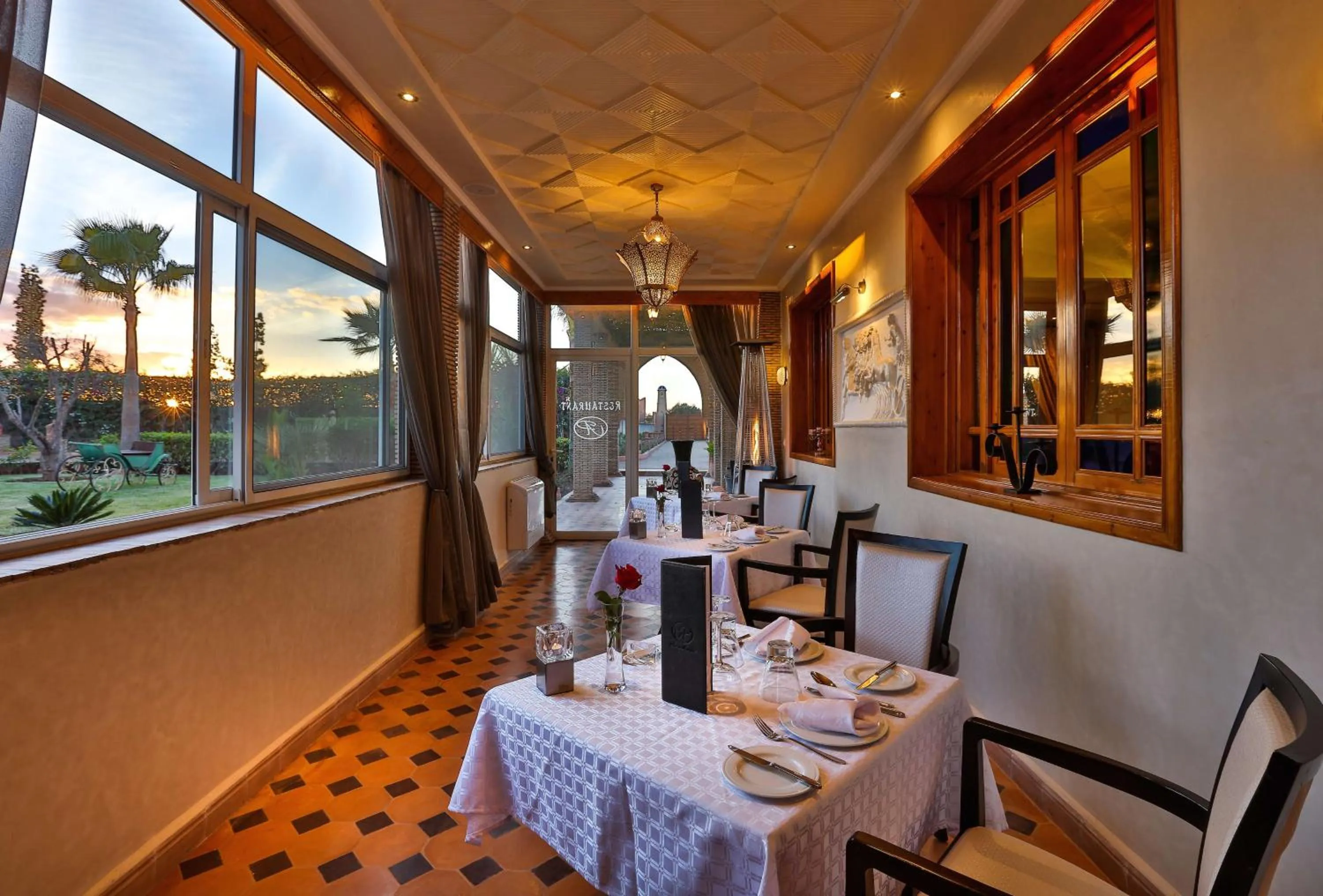 Restaurant/places to eat in Palais Amador