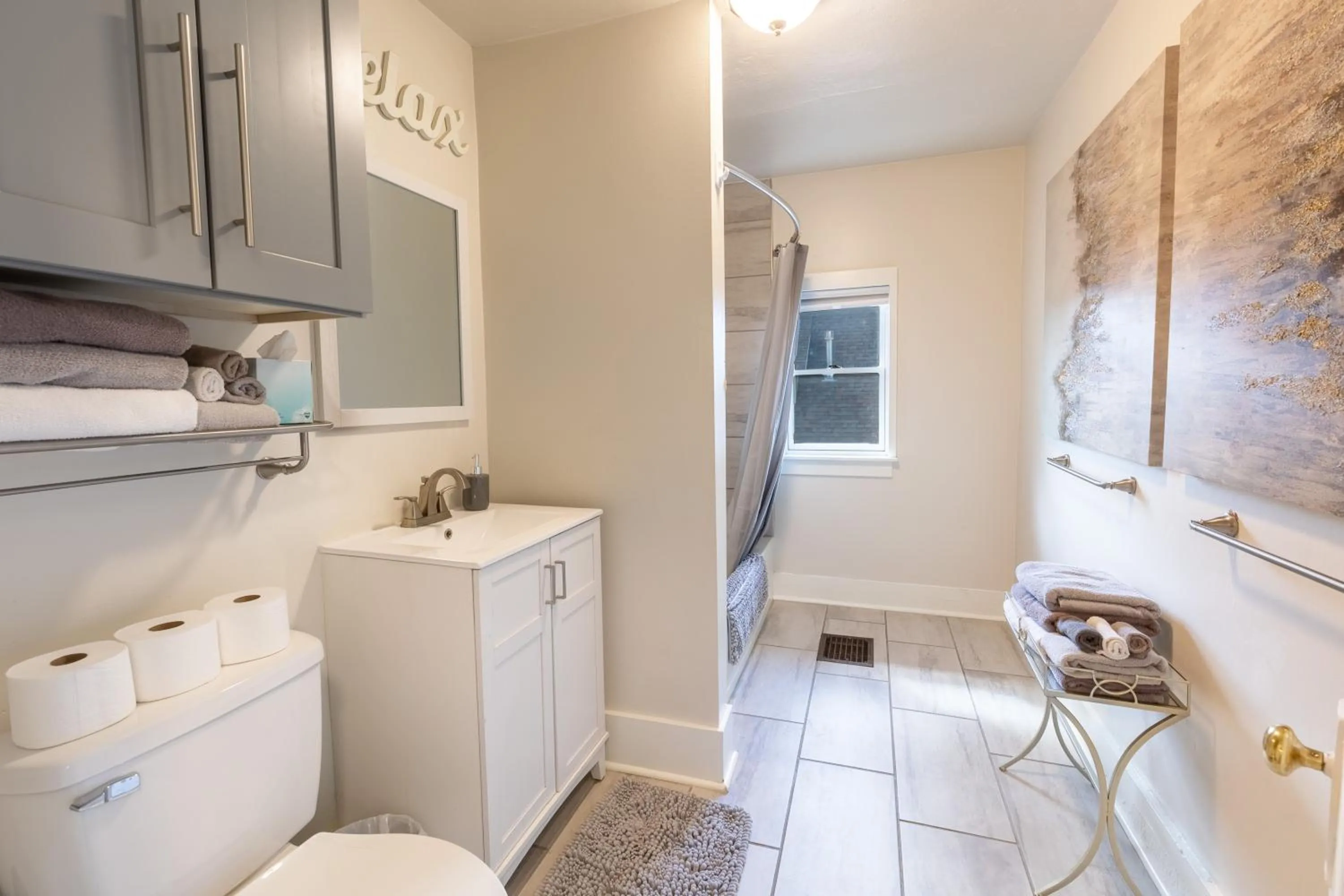 Cozy 2 BDRM Vacation Rental - 1 Mile to Dtwn Rapid City