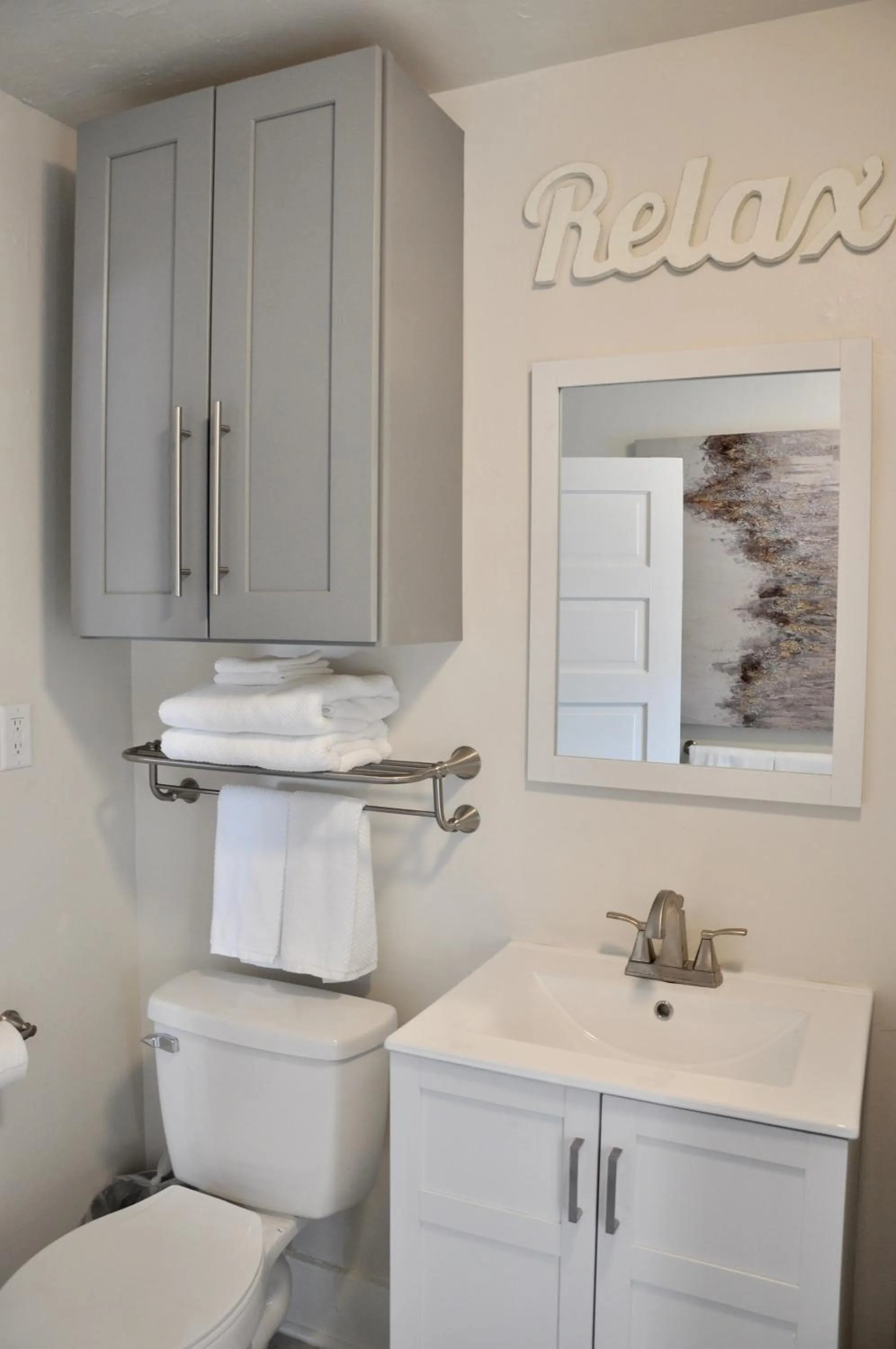 Cozy 2 BDRM Vacation Rental - 1 Mile to Dtwn Rapid City