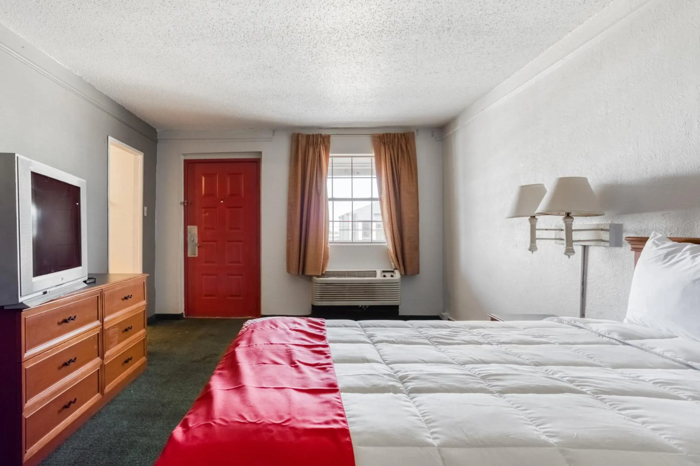 Queen Room in SUNSET INN Oklahoma City Queen Room in SUNSET INN Oklahoma City