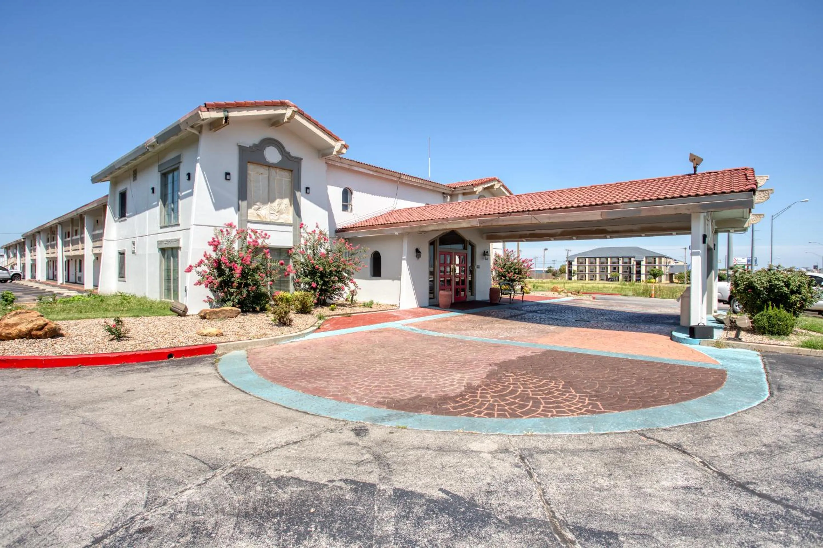 Facade/entrance in SUNSET INN Oklahoma City