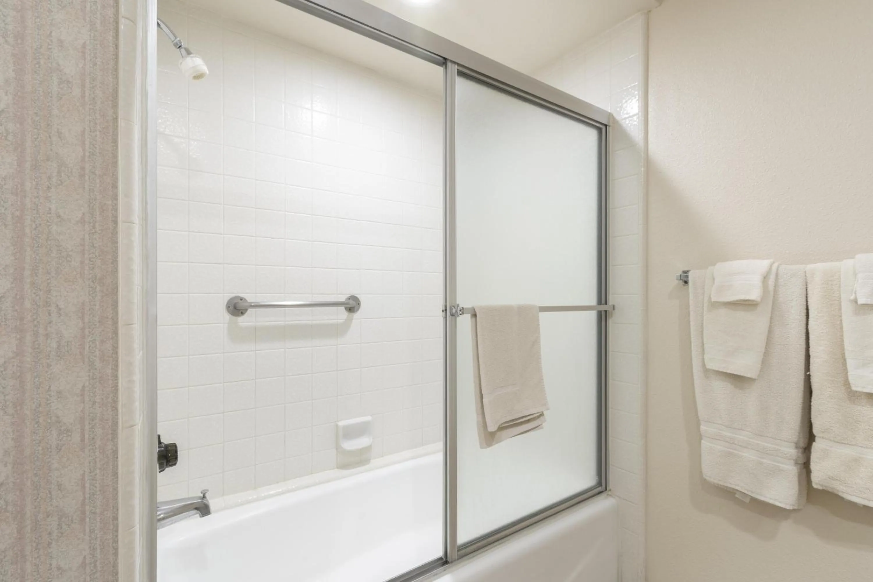 Shower in Casitas del Monte