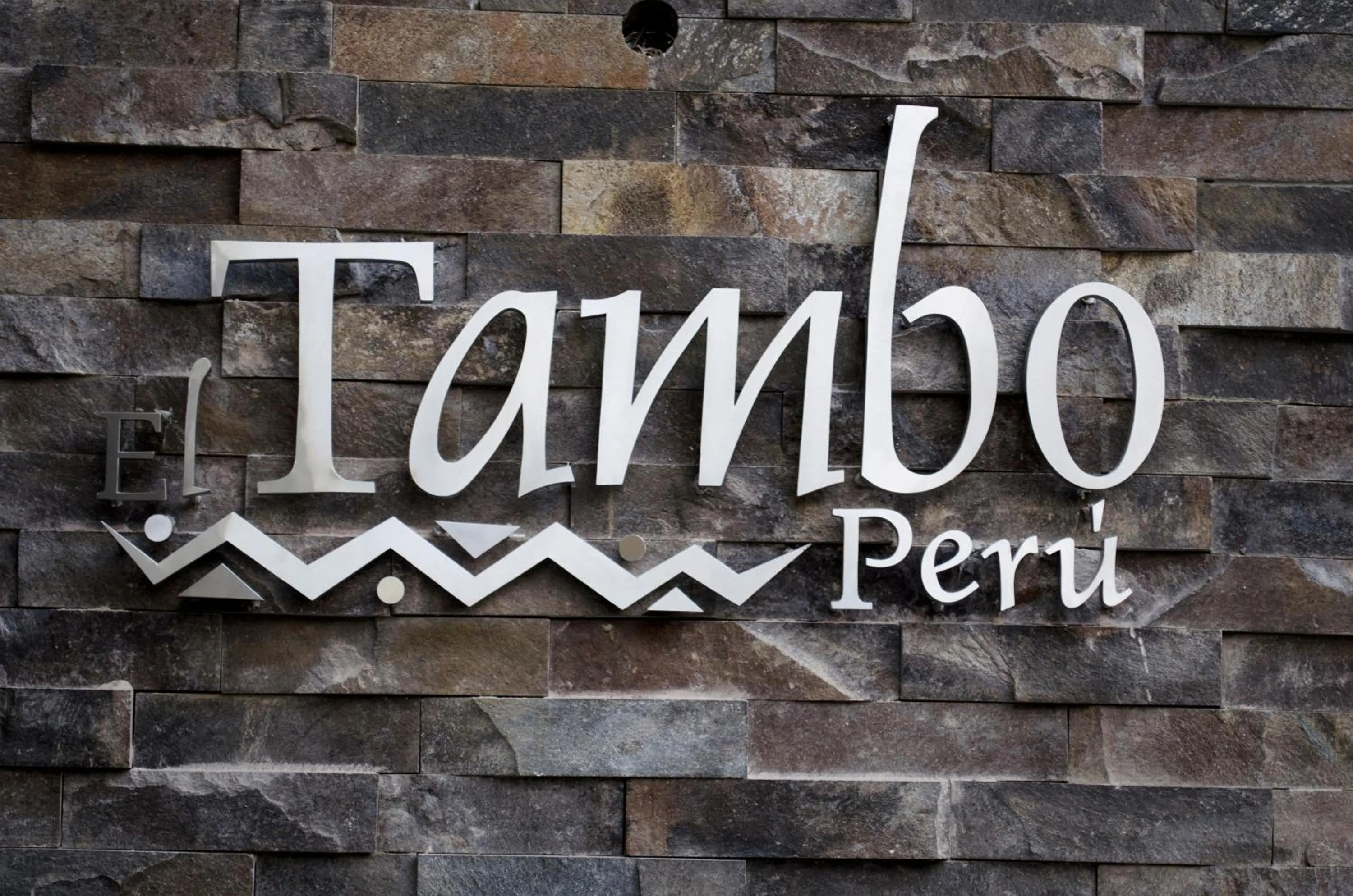 Logo/Certificate/Sign in Hotel El Tambo 2