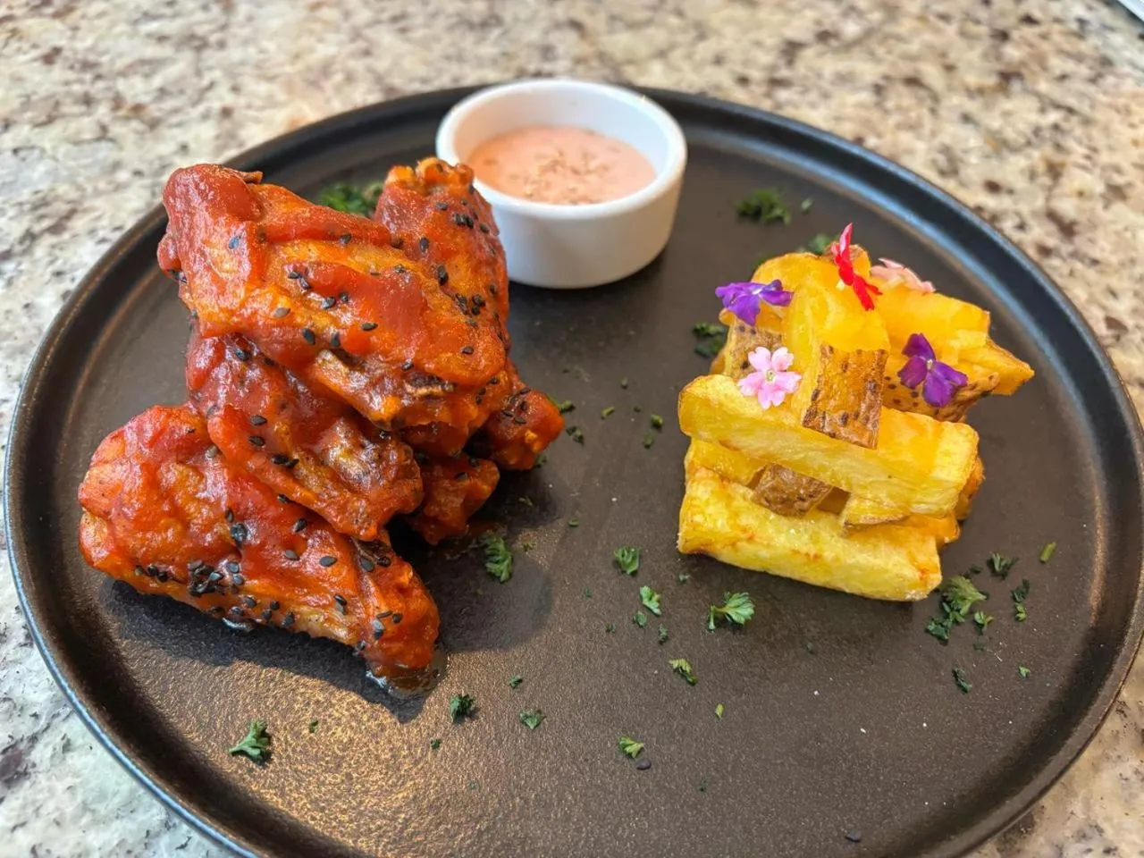 Restaurant/places to eat in Hotel El Tambo 2