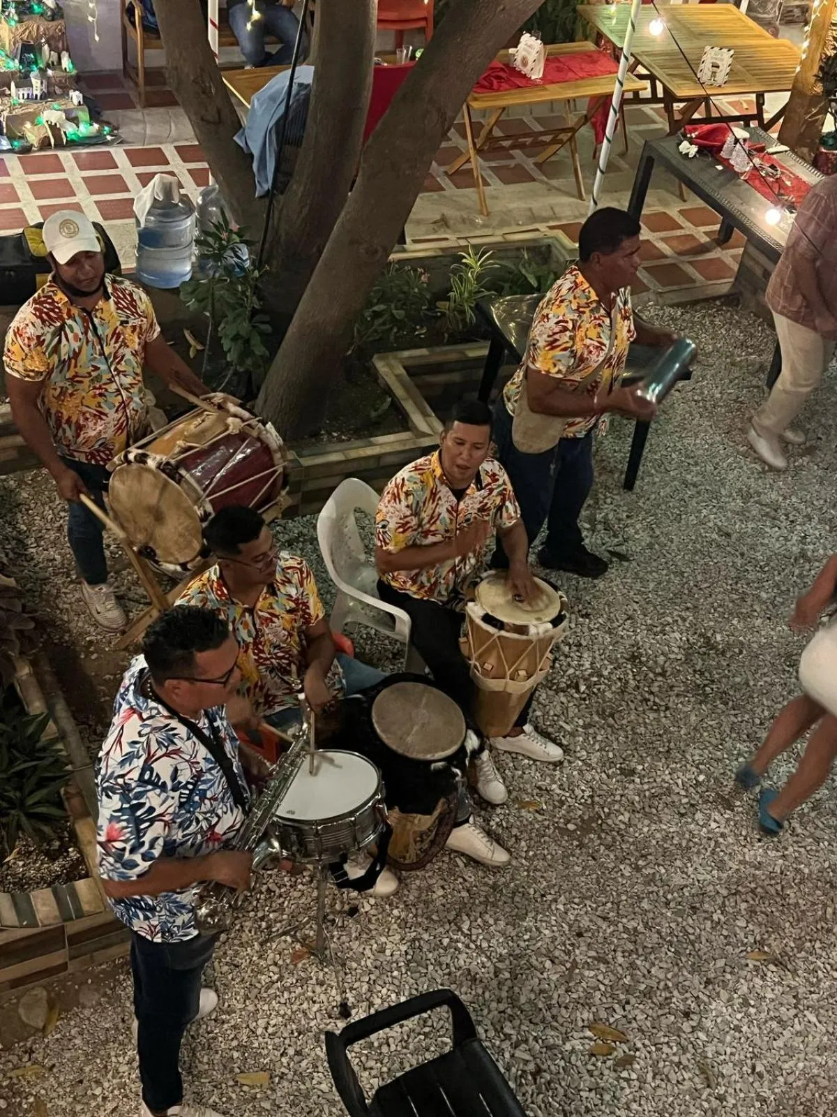 Restaurant/places to eat in Hostel ISABELLA