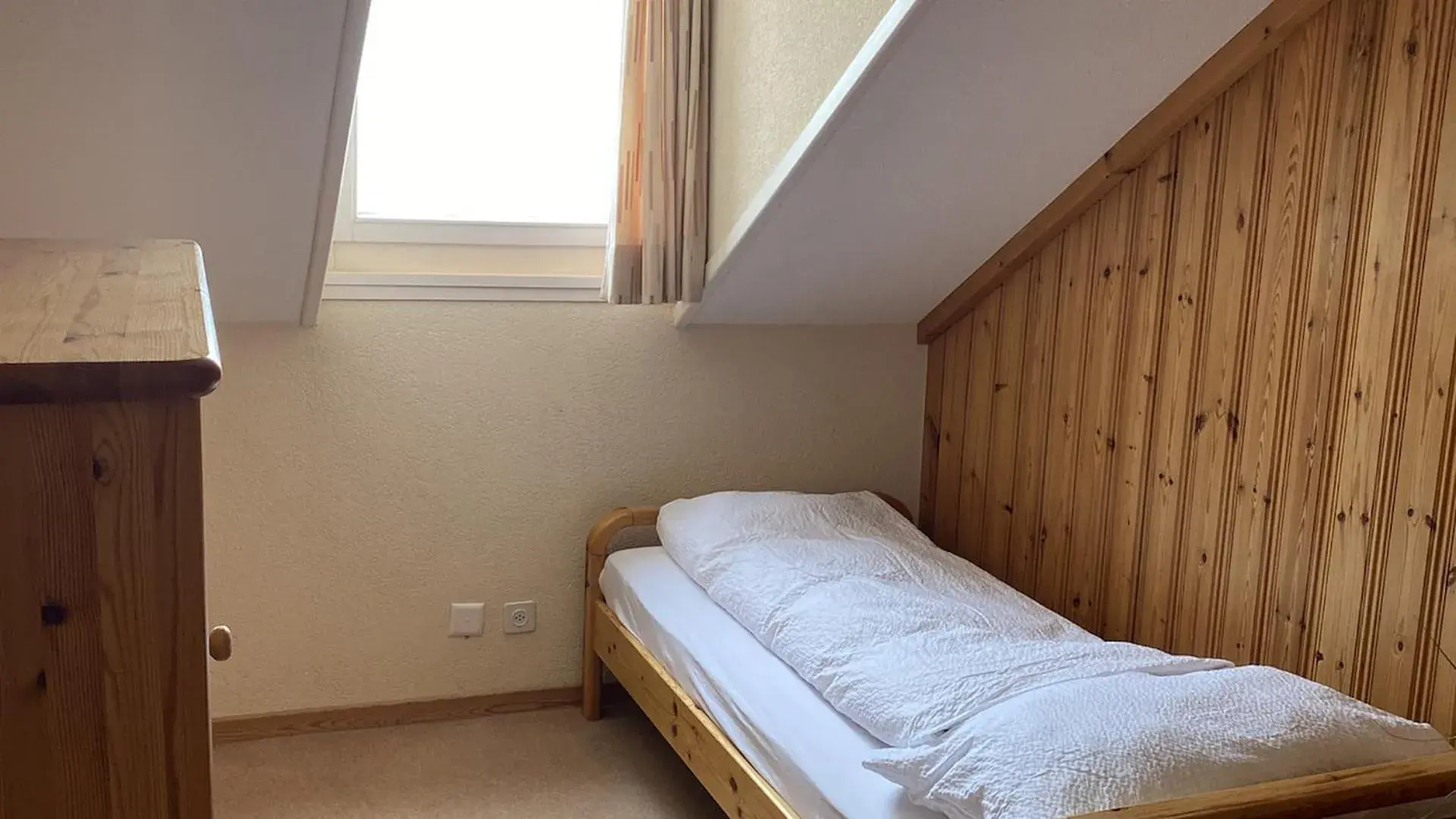 Budget Single Room in Parkhotel Beatenberg Budget Single Room in Parkhotel Beatenberg