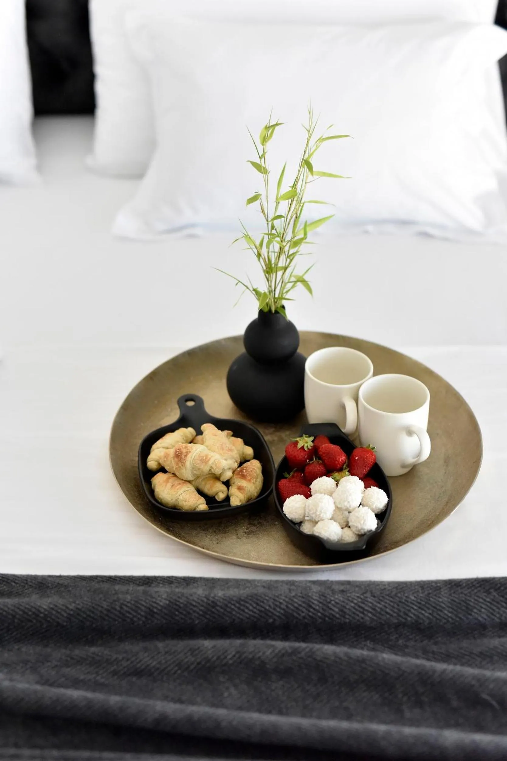 Food and drinks in Luxury apartment N