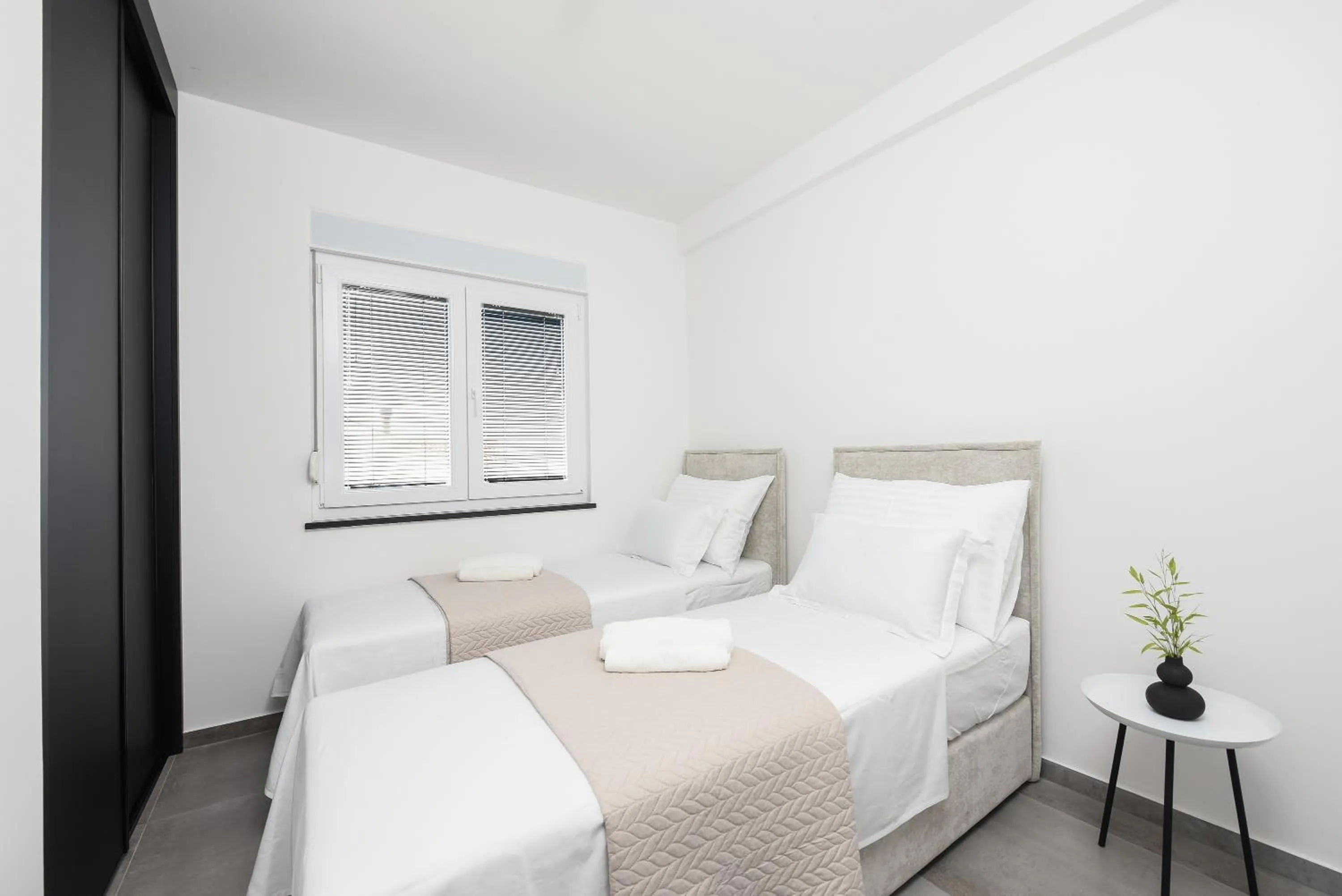 Bed in Luxury apartment N