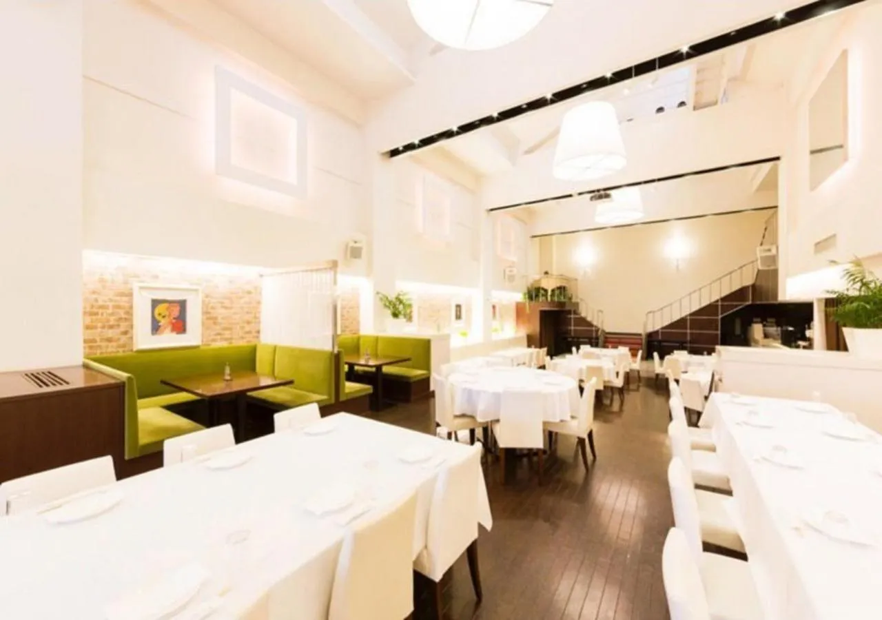 Restaurant/places to eat in APA Hotel Fujichuo