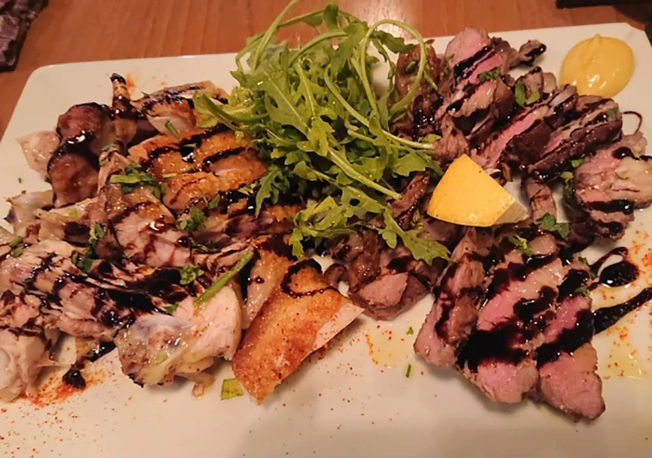 Restaurant/places to eat in APA Hotel Fujichuo