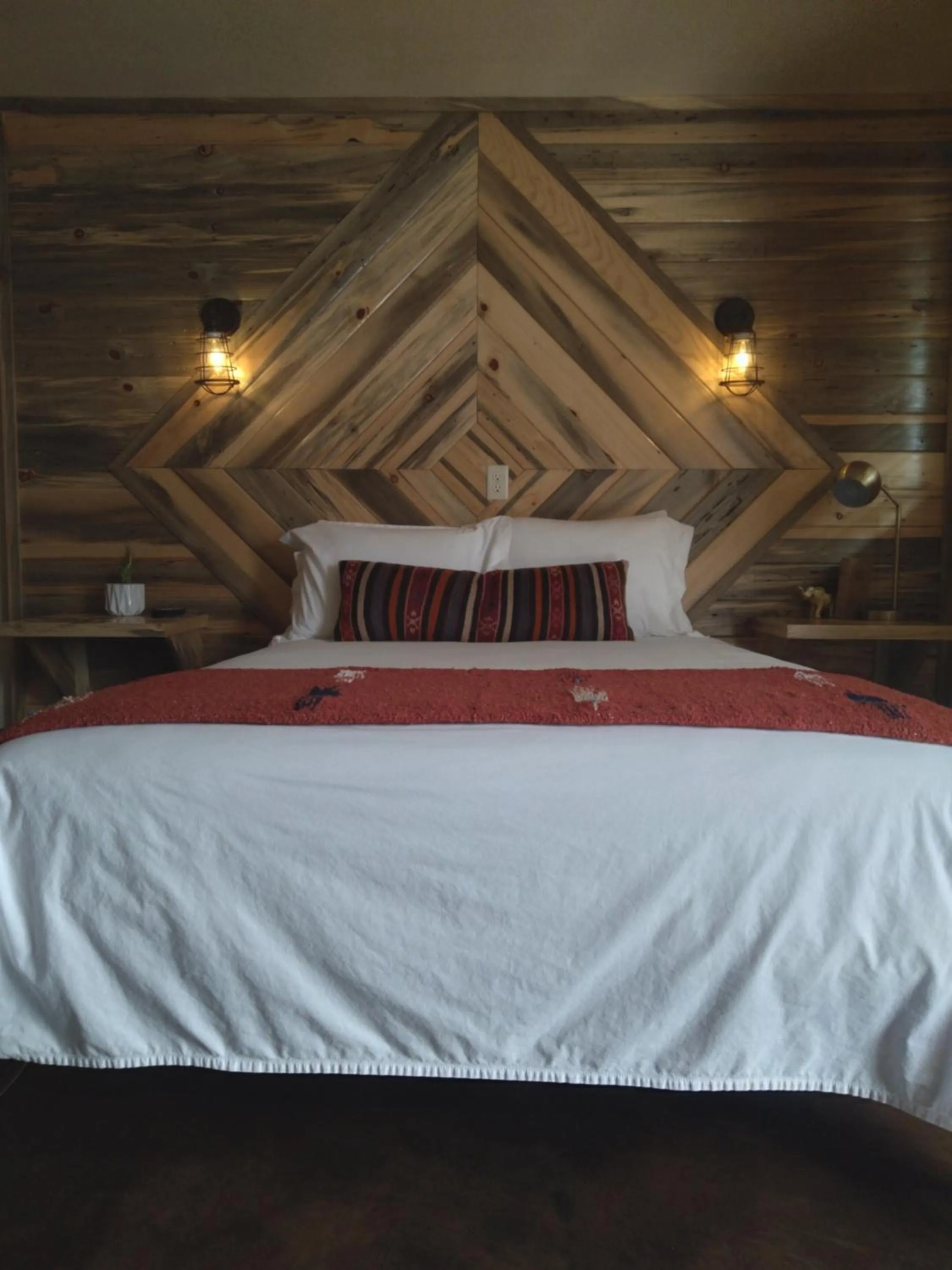 Bed in Horseshoe Bend Motel