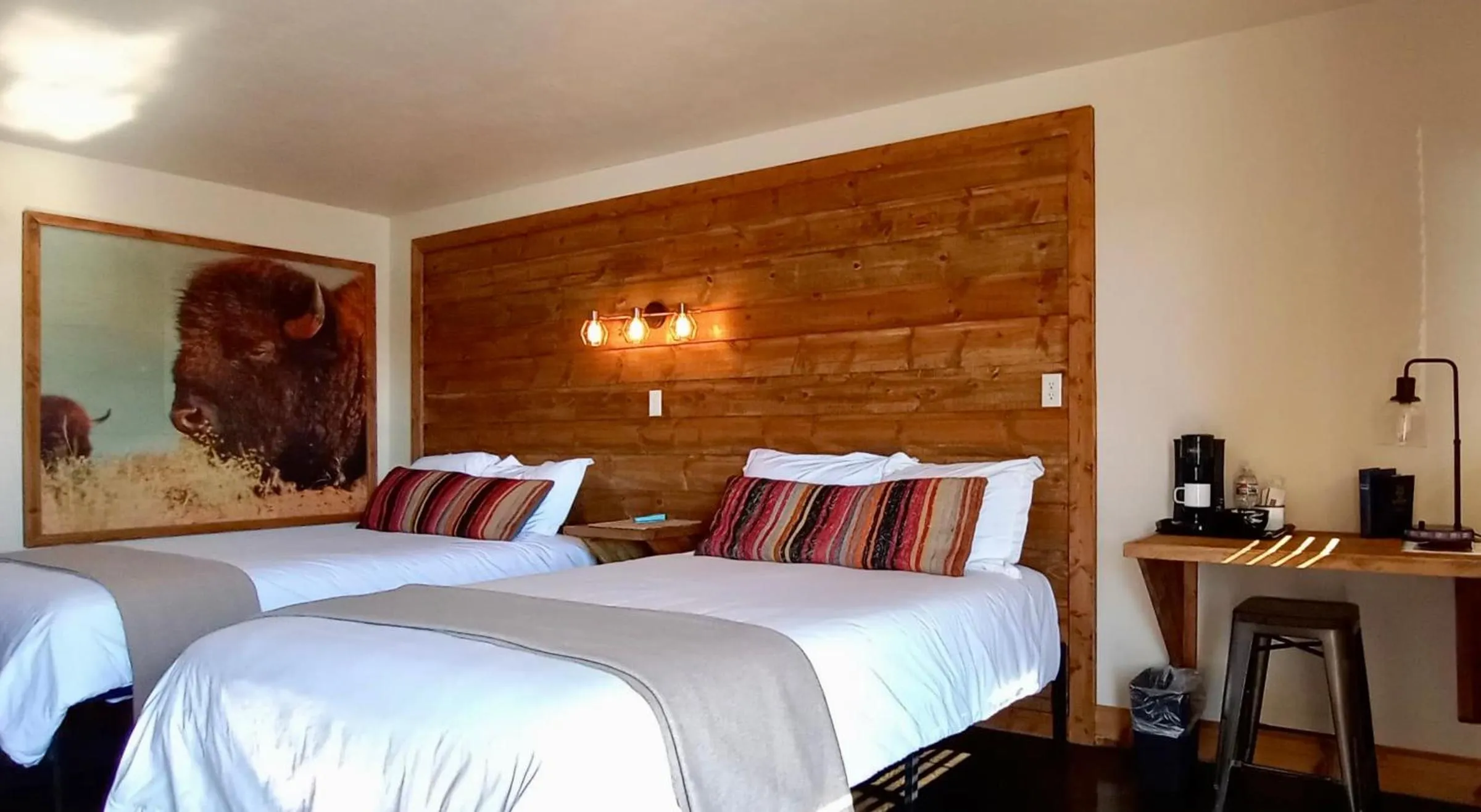 Bed in Horseshoe Bend Motel