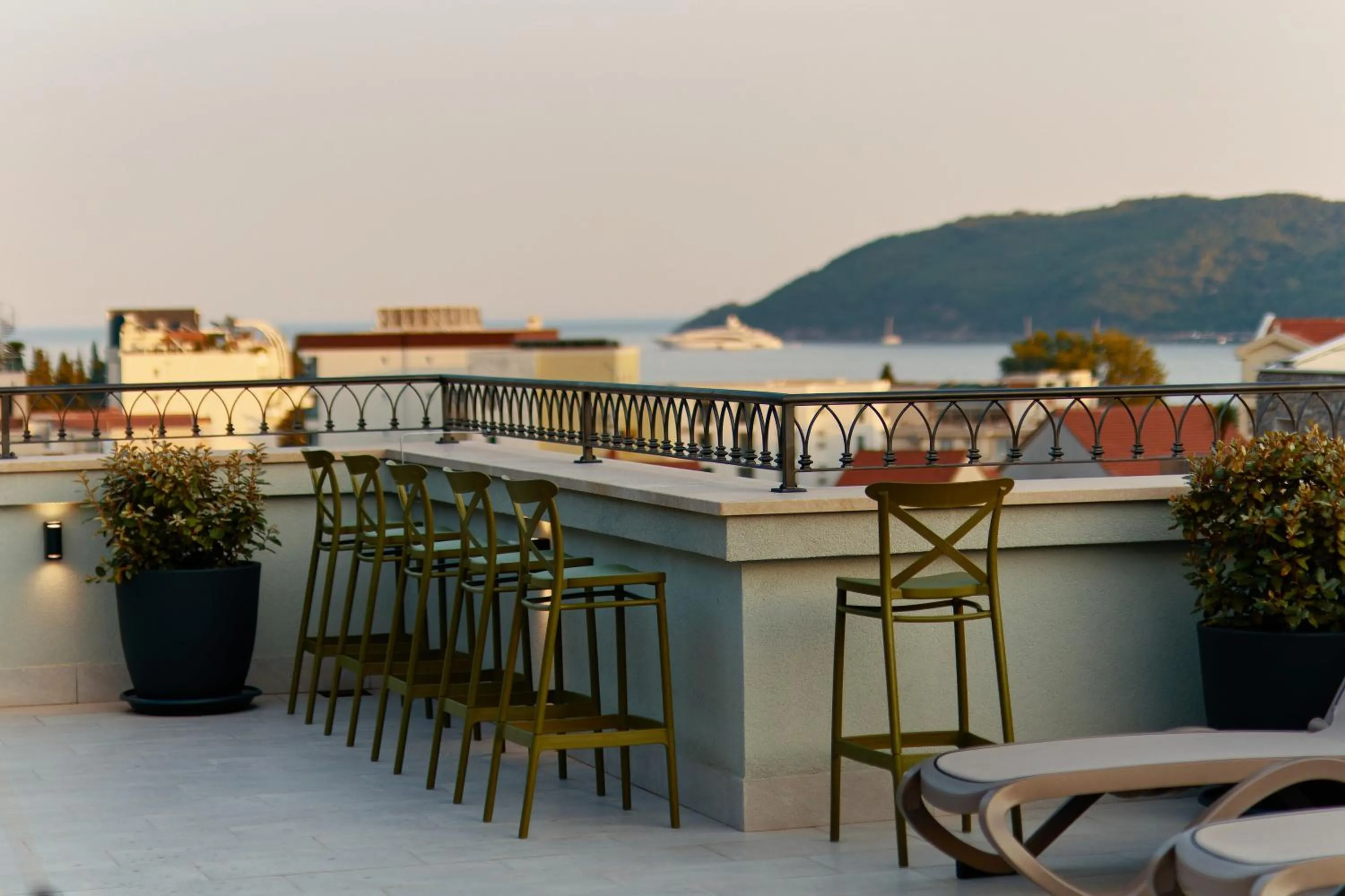 Property building in Hotel Diplomat by Aycon