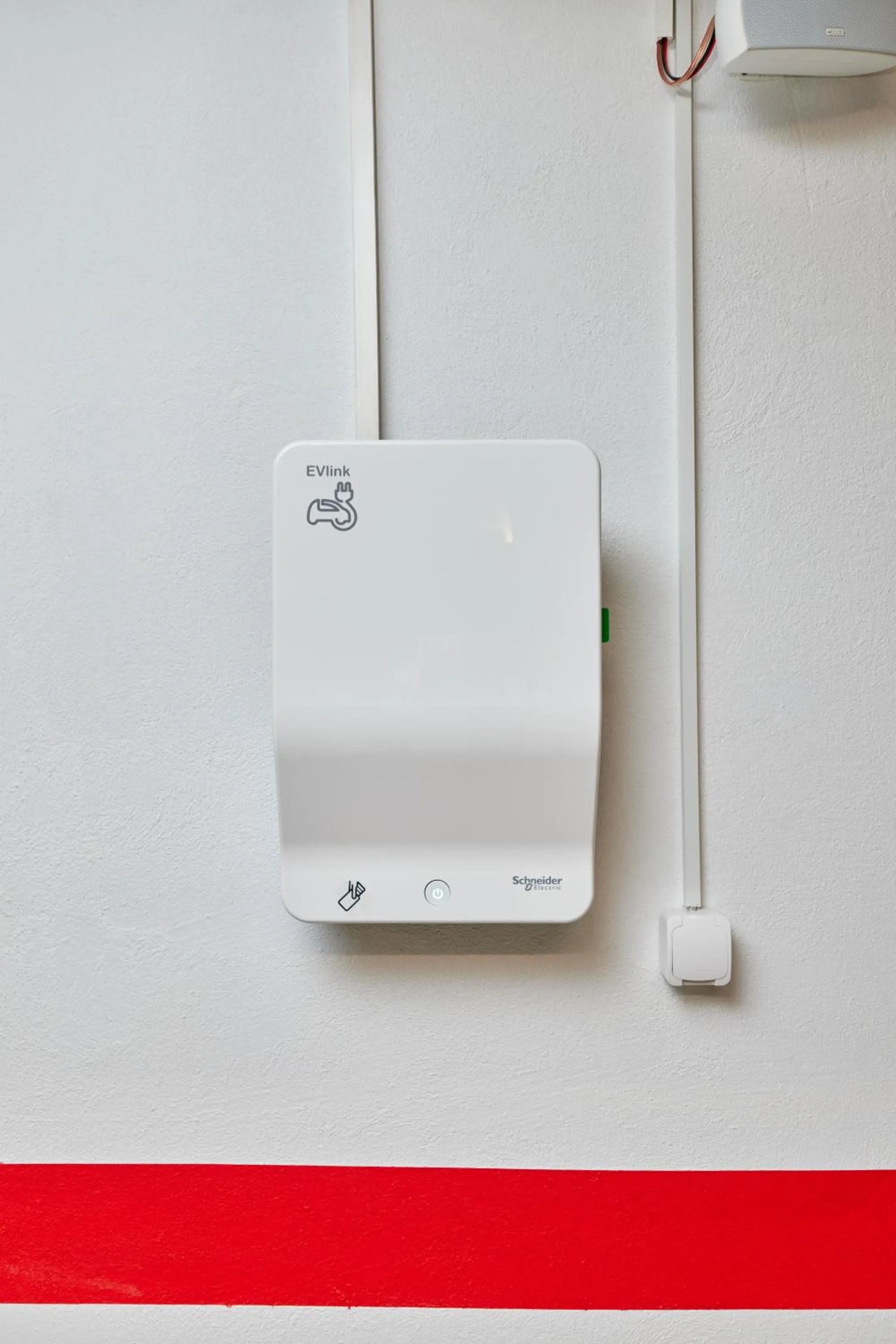 Parking in Hotel Diplomat by Aycon