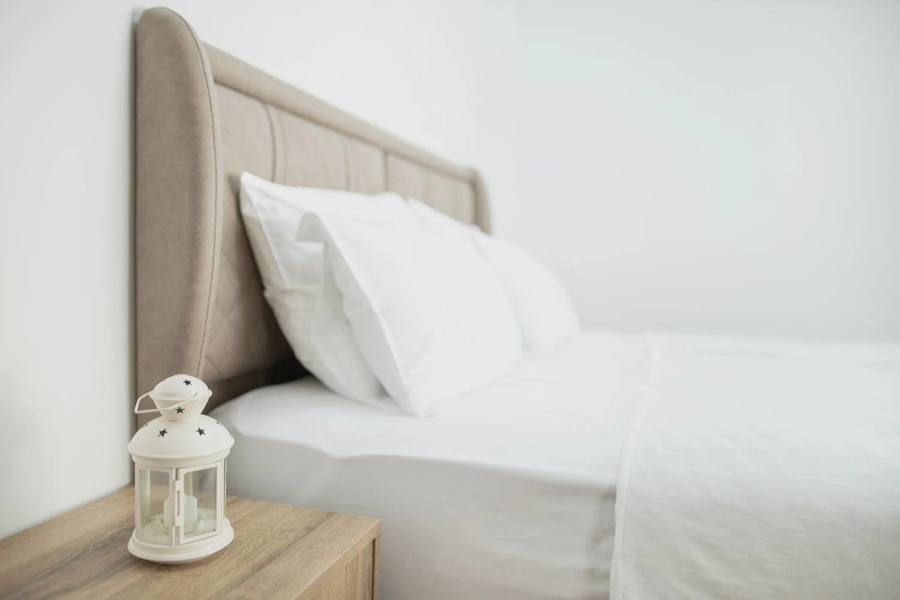 Bed in Hotel Diplomat by Aycon