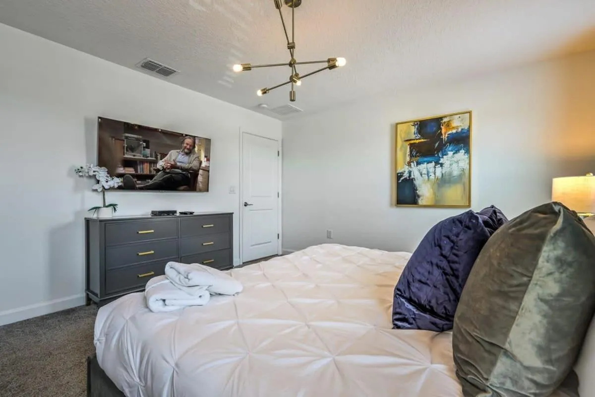 Bed in Relax in Style at this Spacious 4-Bedroom Villa