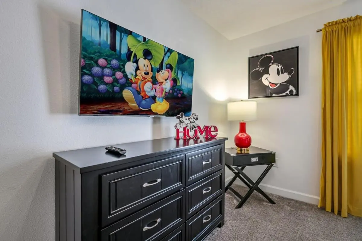 Relax in Style at this Spacious 4-Bedroom Villa