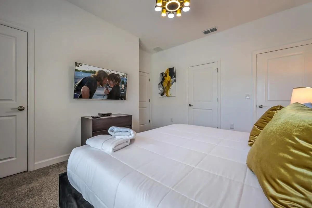 Bed in Relax in Style at this Spacious 4-Bedroom Villa