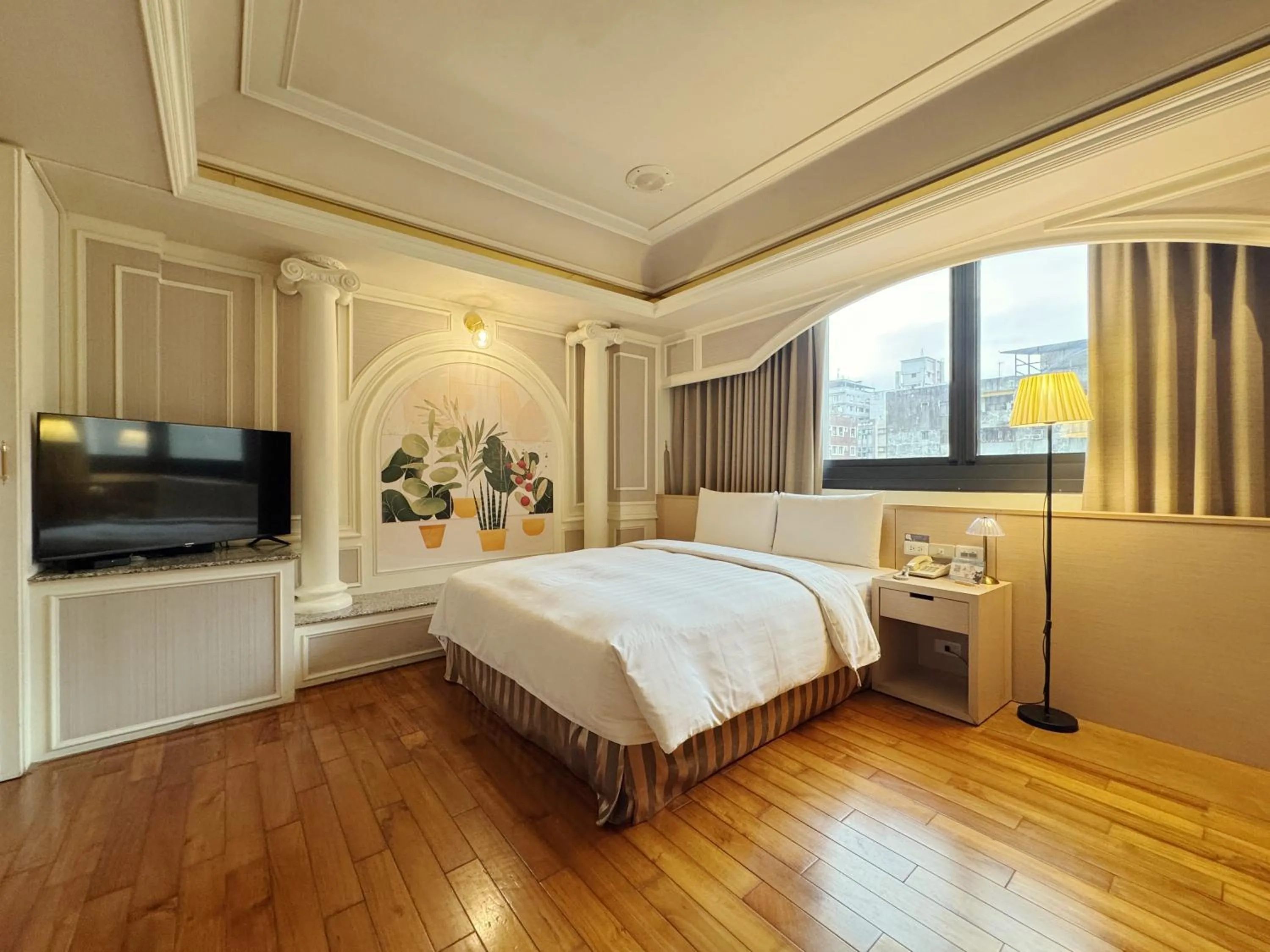 Photo of the whole room, Bed in Finders Hotel Hualien Station