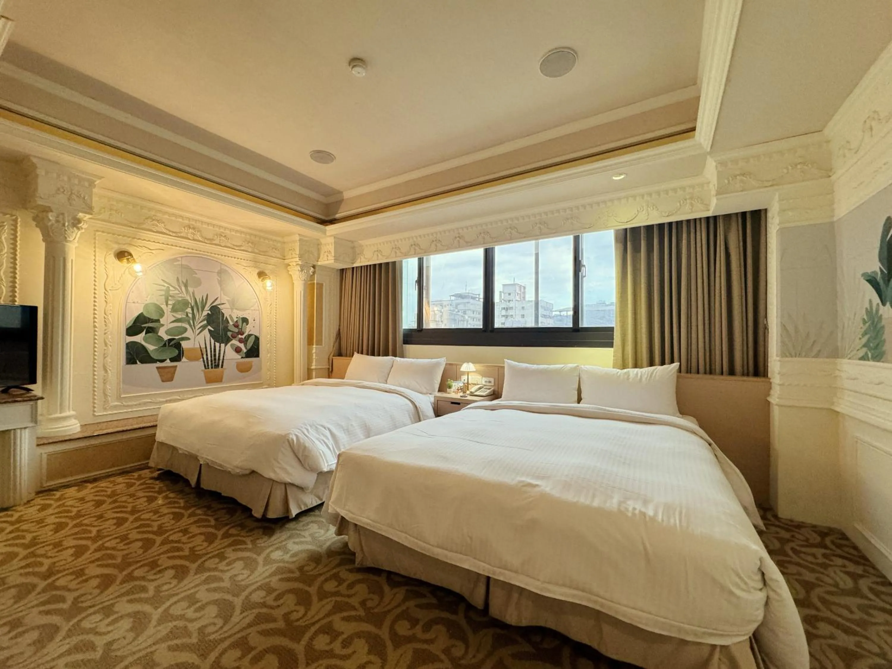 Photo of the whole room, Bed in Finders Hotel Hualien Station