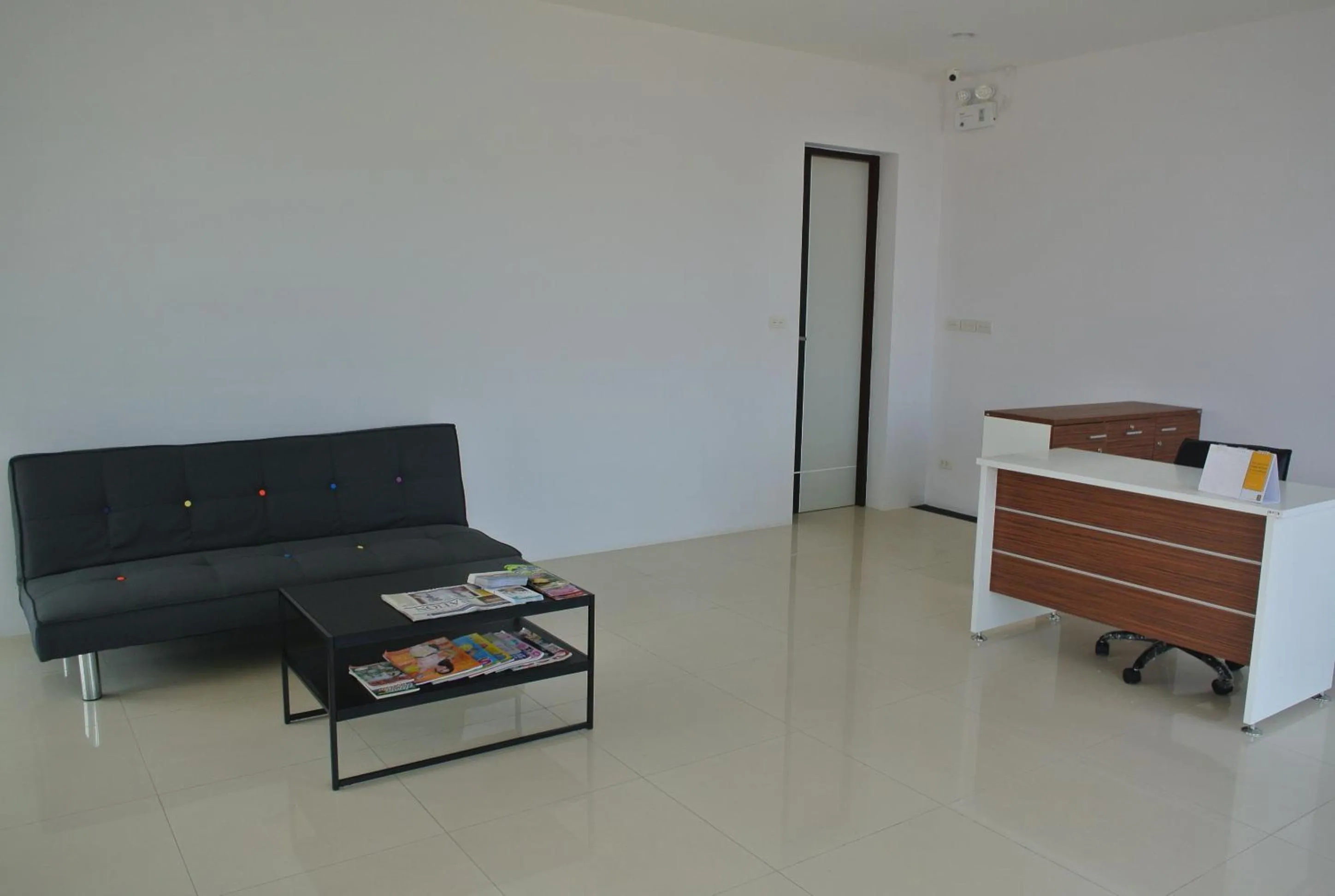 Photo of the whole room in V.O.P Suite