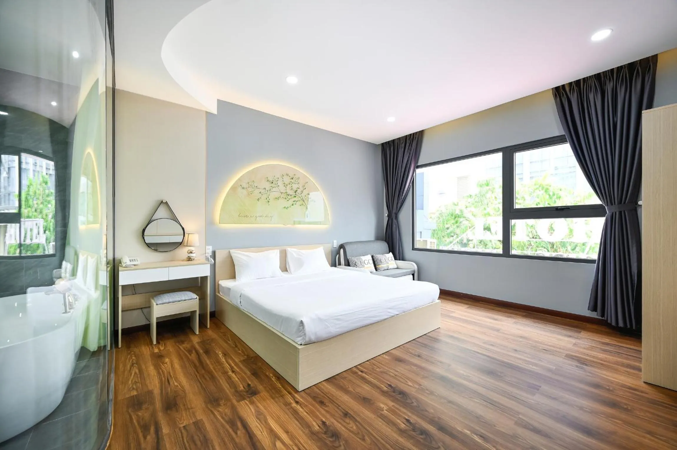 Photo of the whole room, Bed in Sunrise Airport Hotel