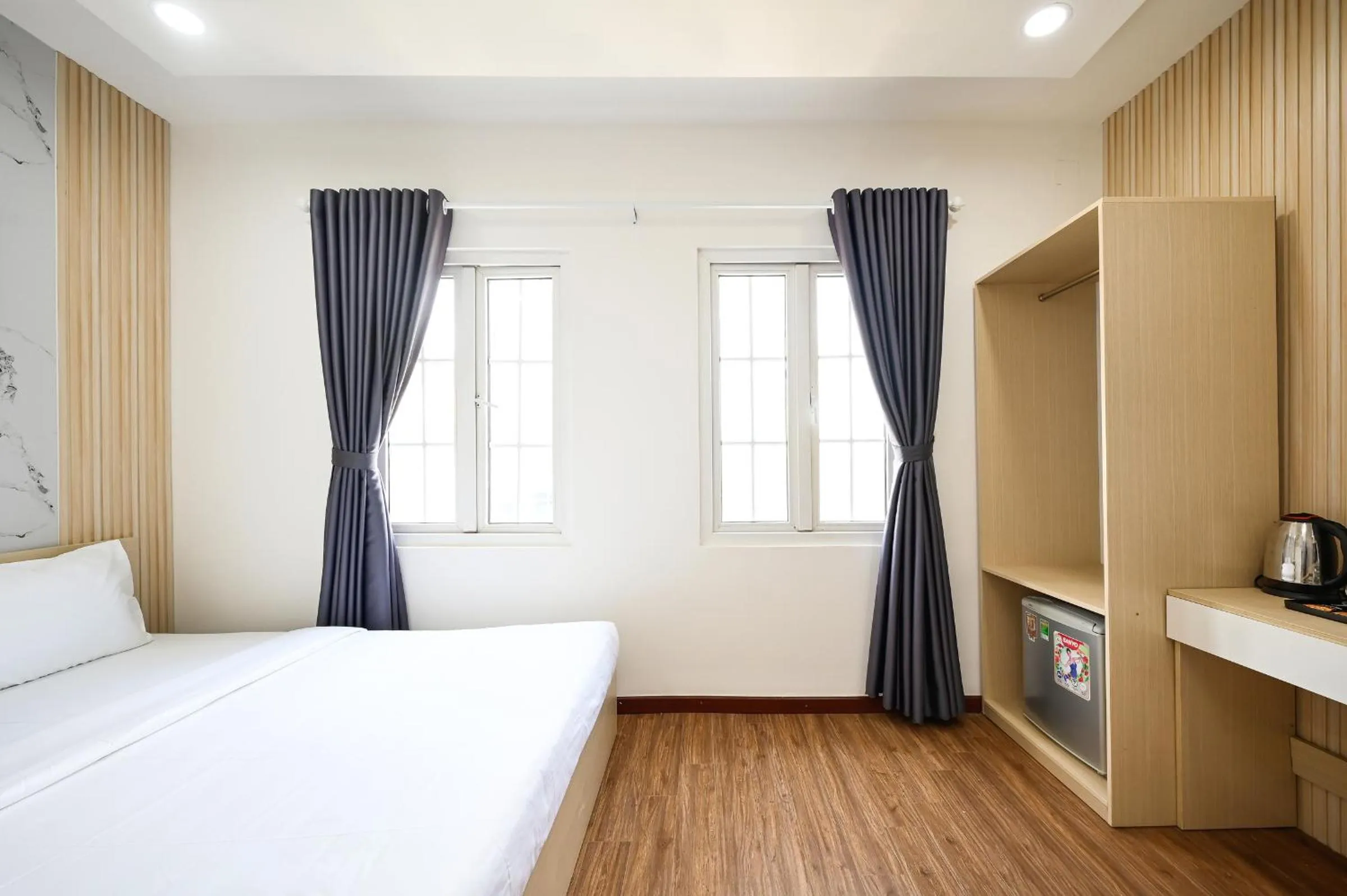 Bed in Sunrise Airport Hotel