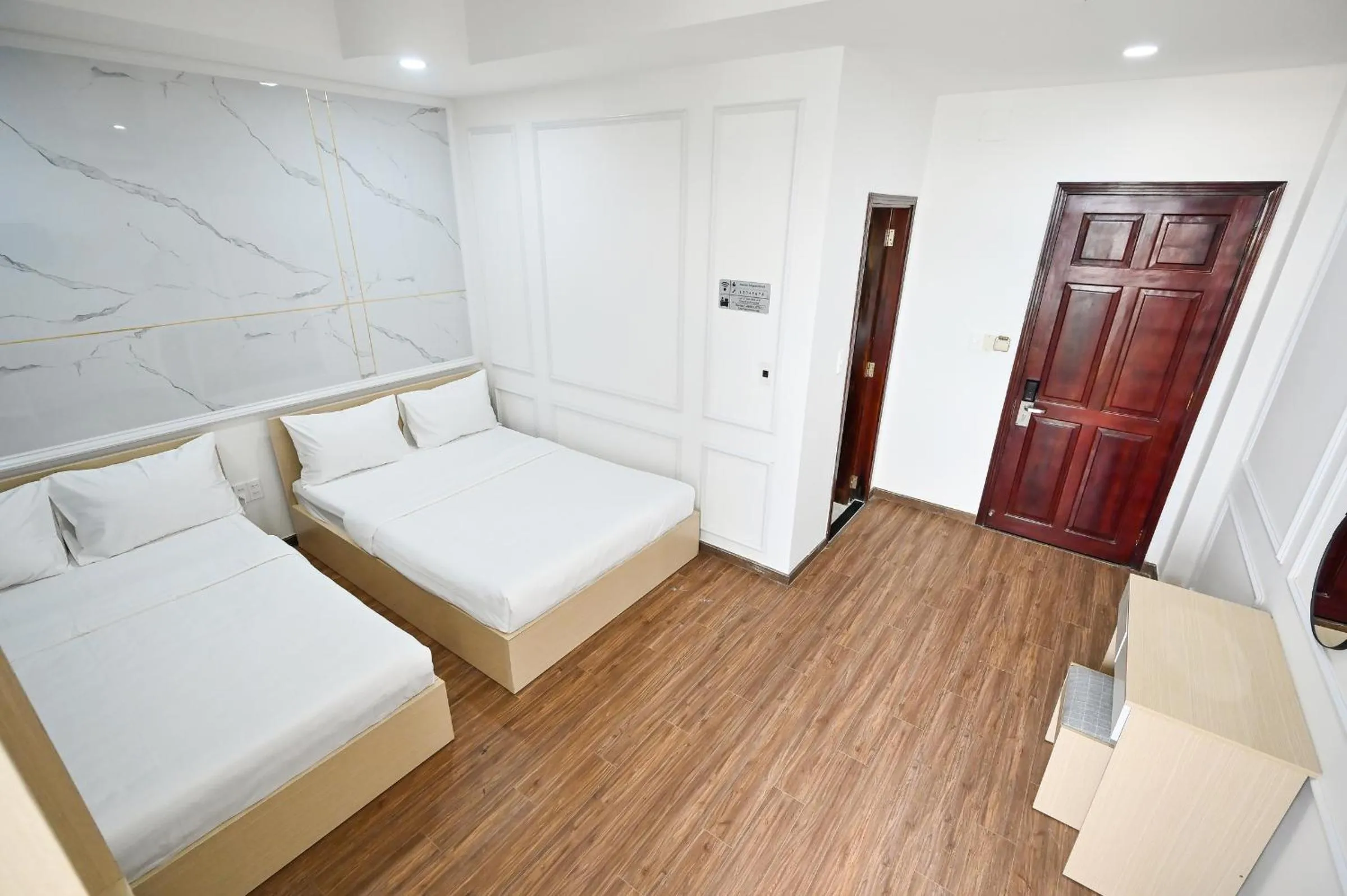 Bed in Sunrise Airport Hotel