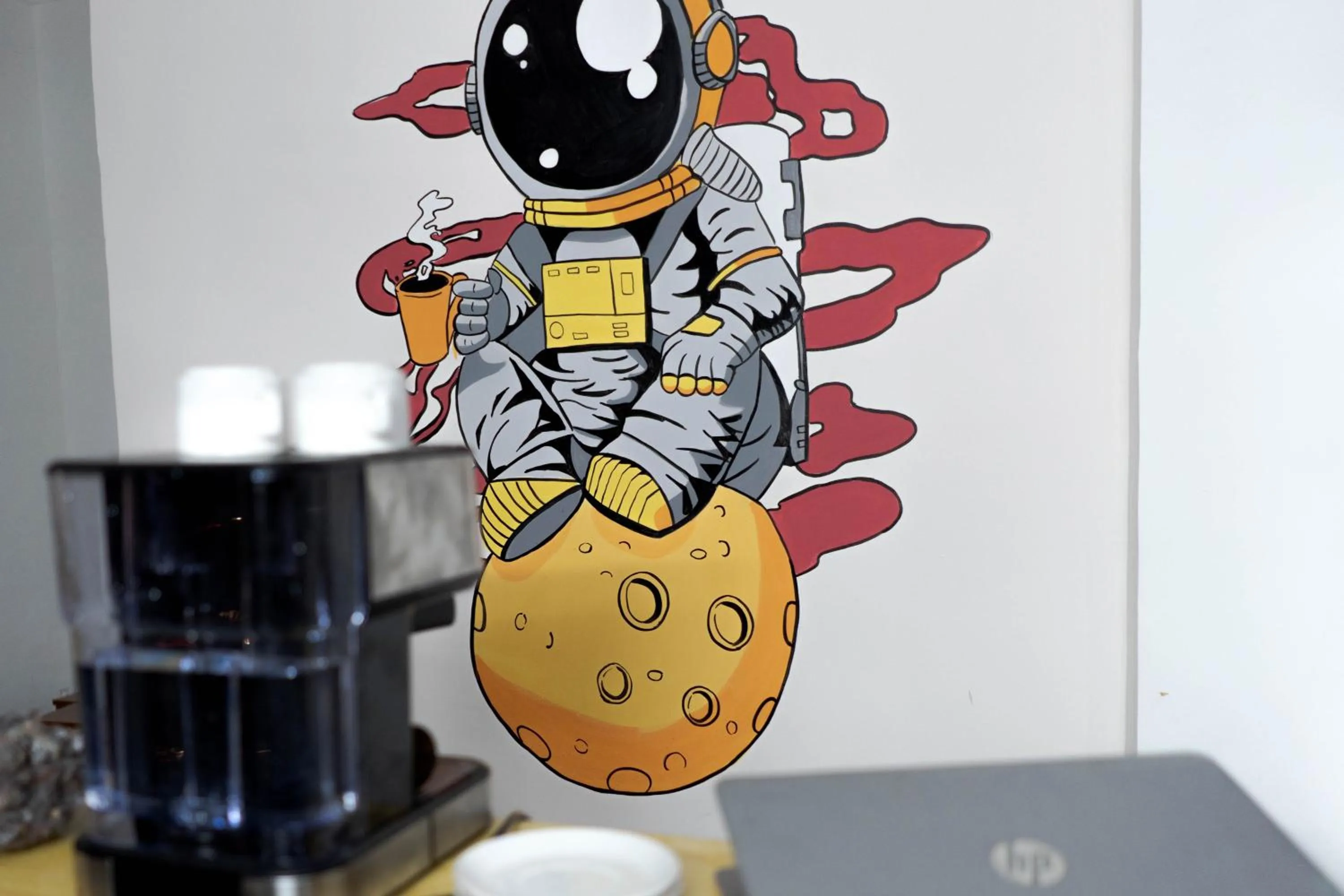 Food and drinks in Spontrail Hostel