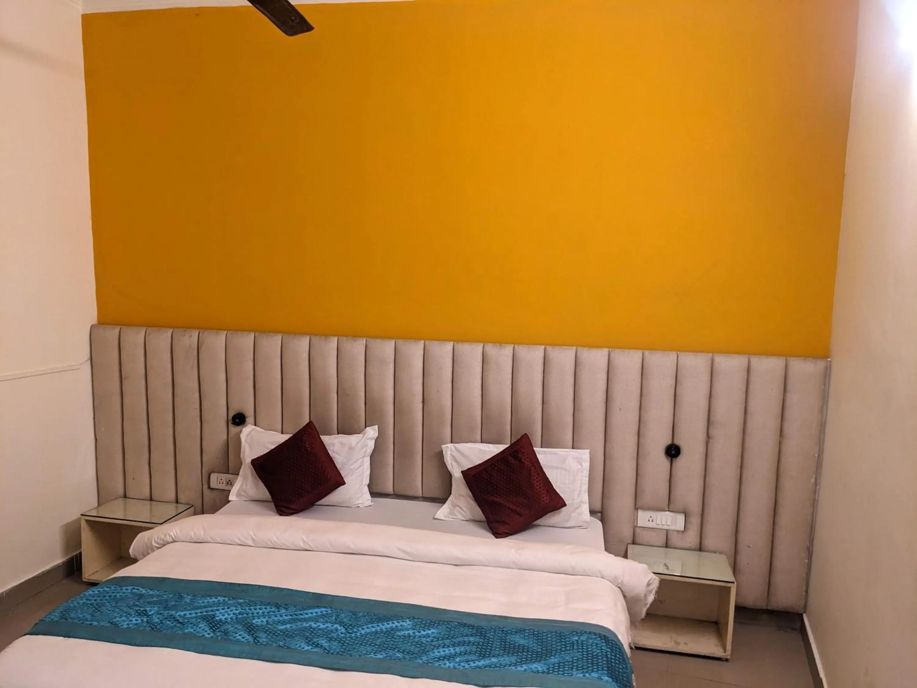 Photo of the whole room, Bed in Spontrail Hostel