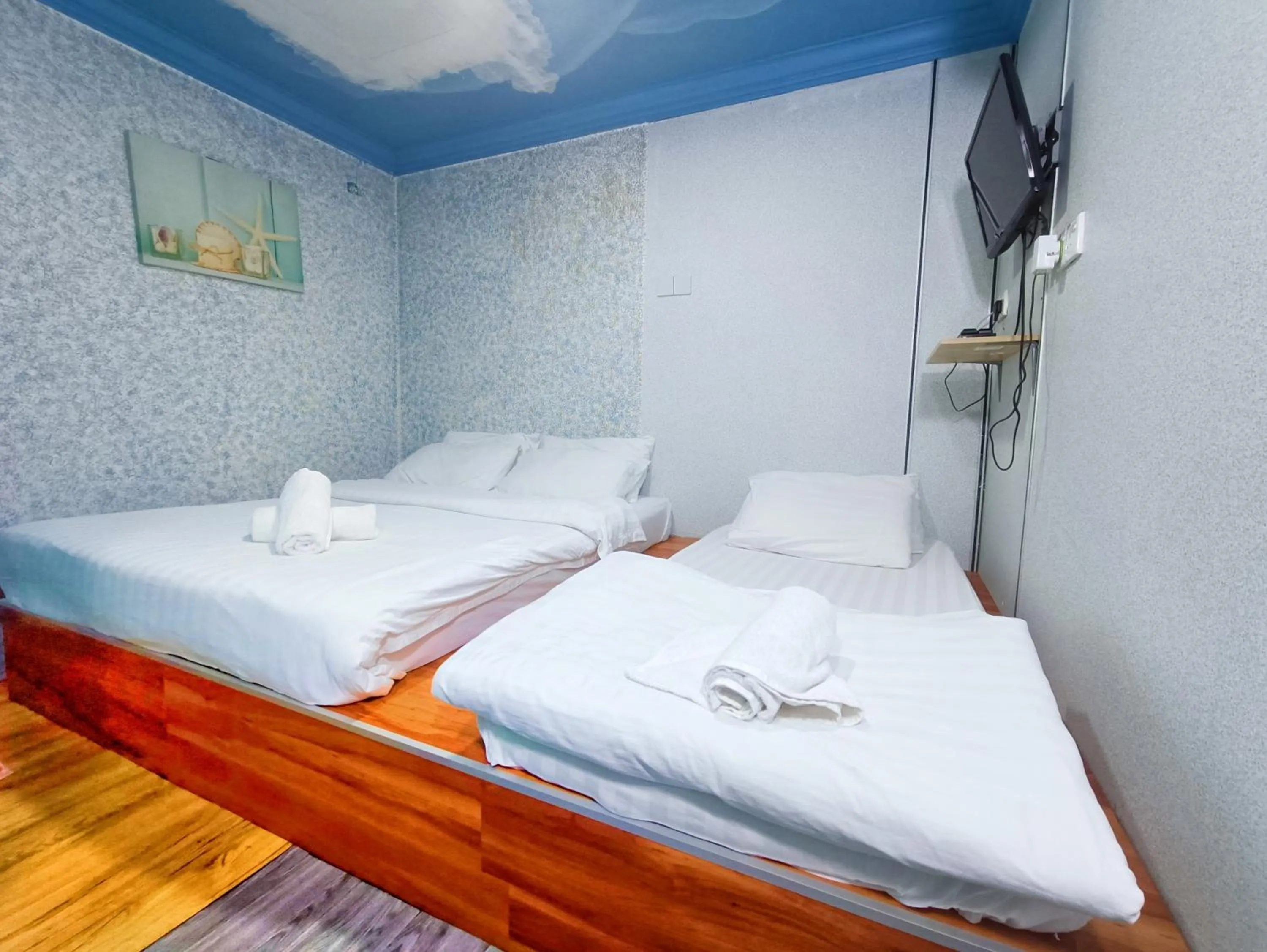 Bed in Pen'U Cottages by RVH