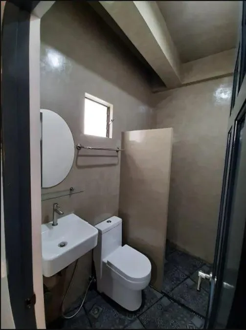 Shower in Ship MARIA Hotel