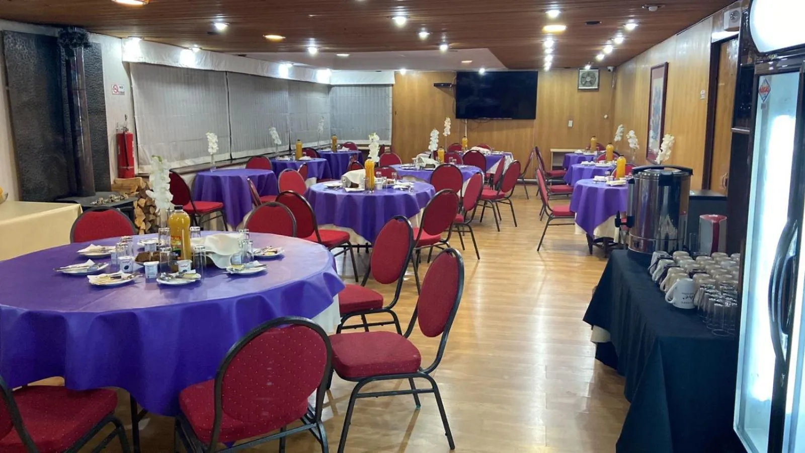 Restaurant/places to eat in NEW HOTEL CRUZ DEL SUR