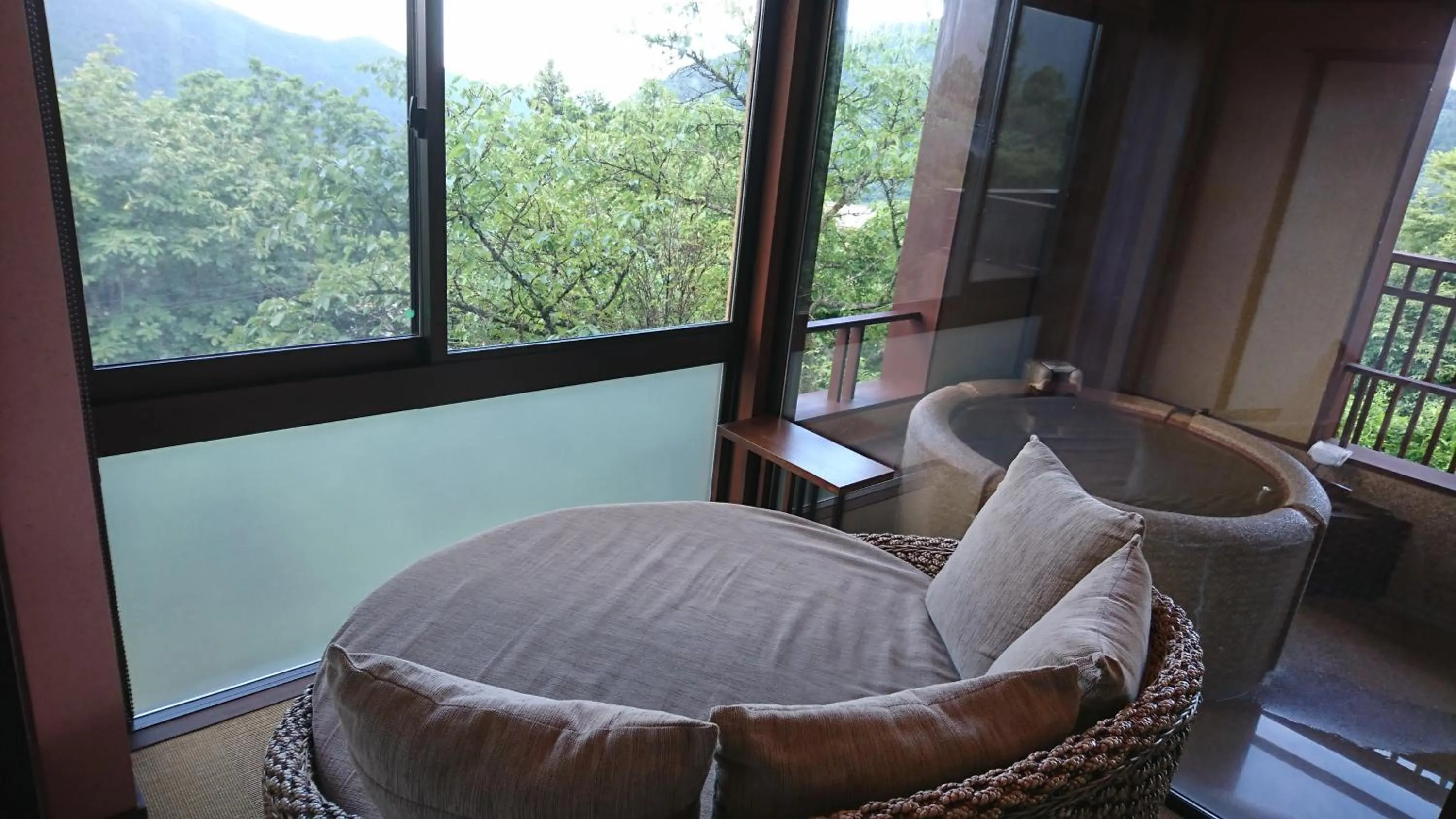 Photo of the whole room in Hakone Kyuan