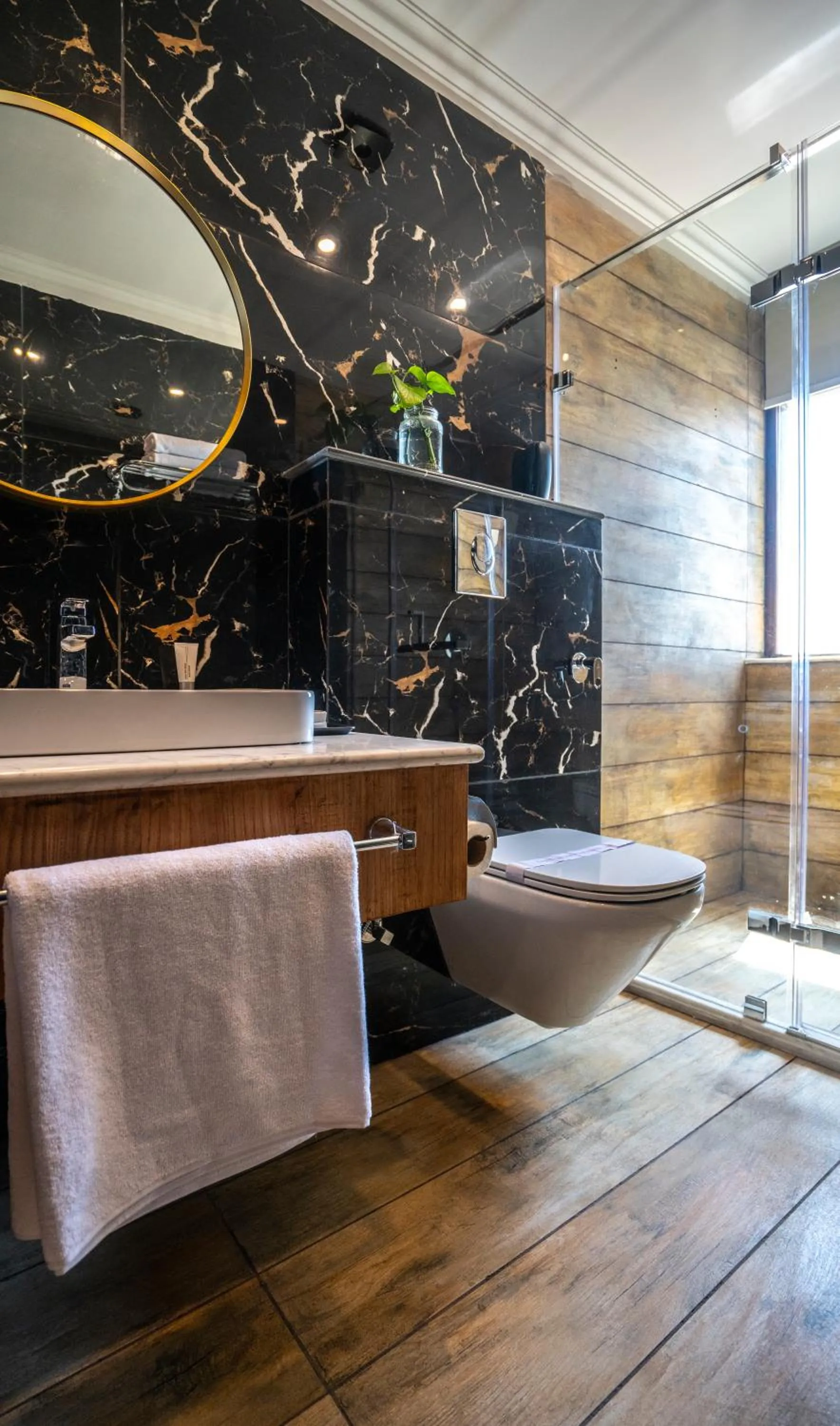 Shower in Hotel Rewa Ladakh