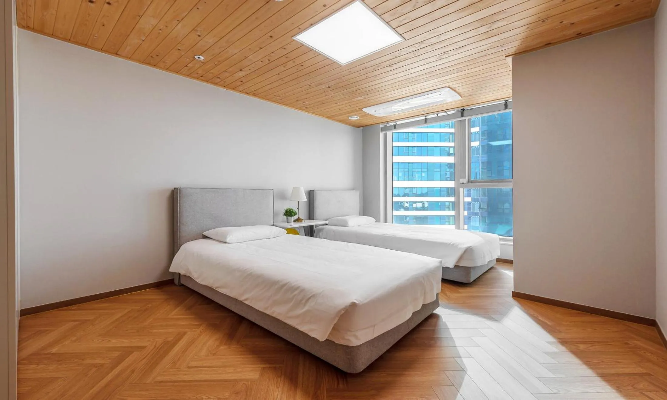 Bed in Busan Station BOOKING THE BAY